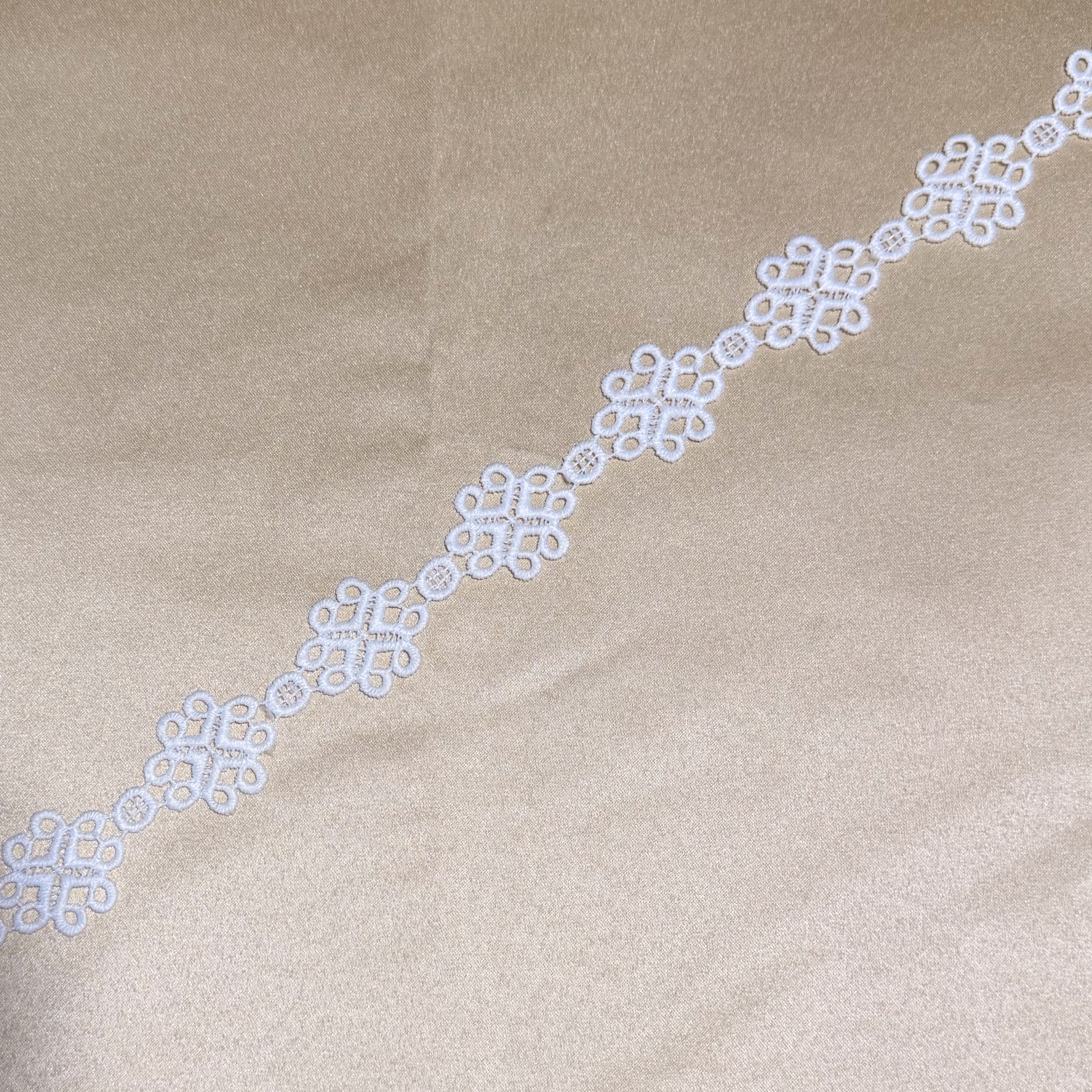 Love Shaped Petal Embroidery Lace
