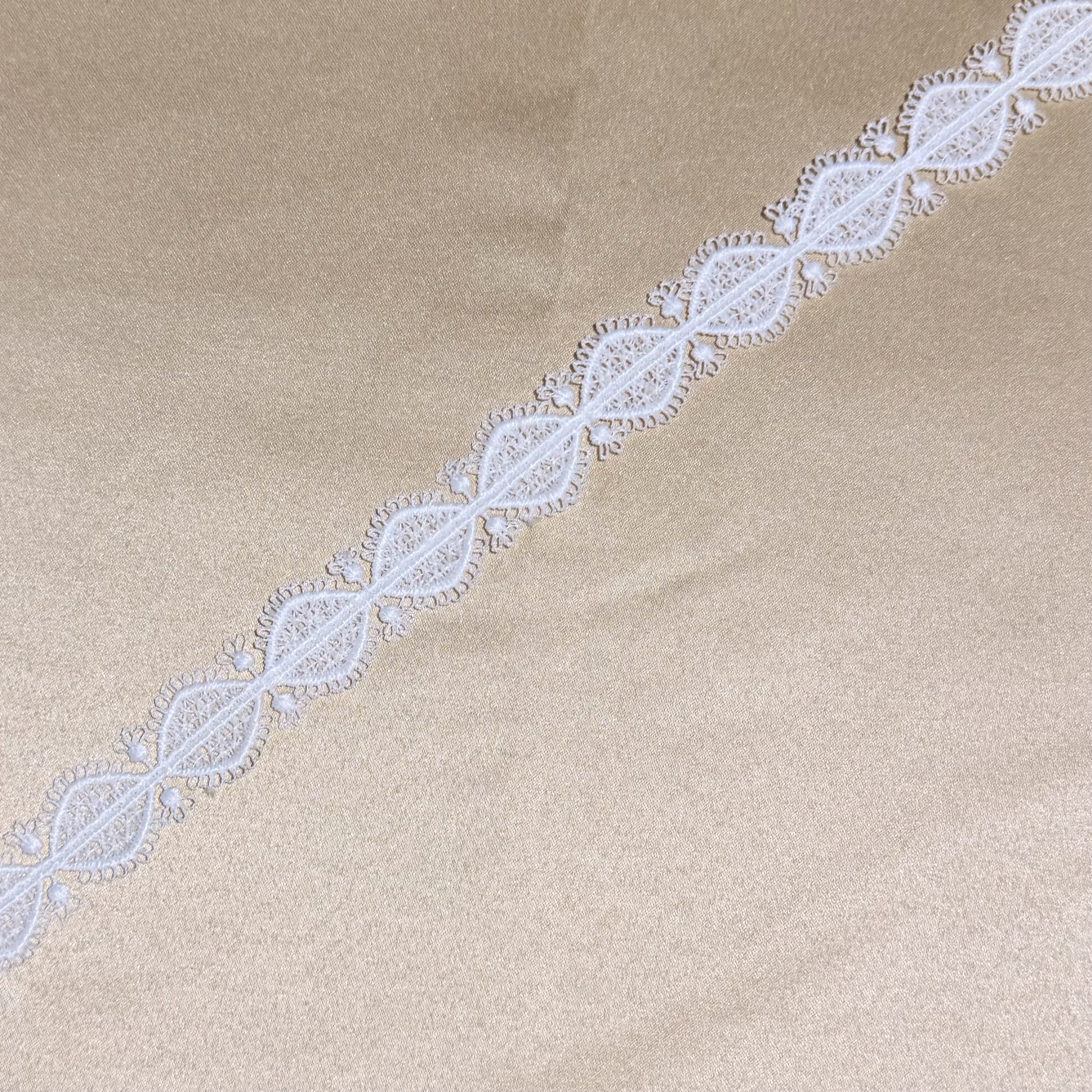 Vintage Droplet Flower Lace Trim