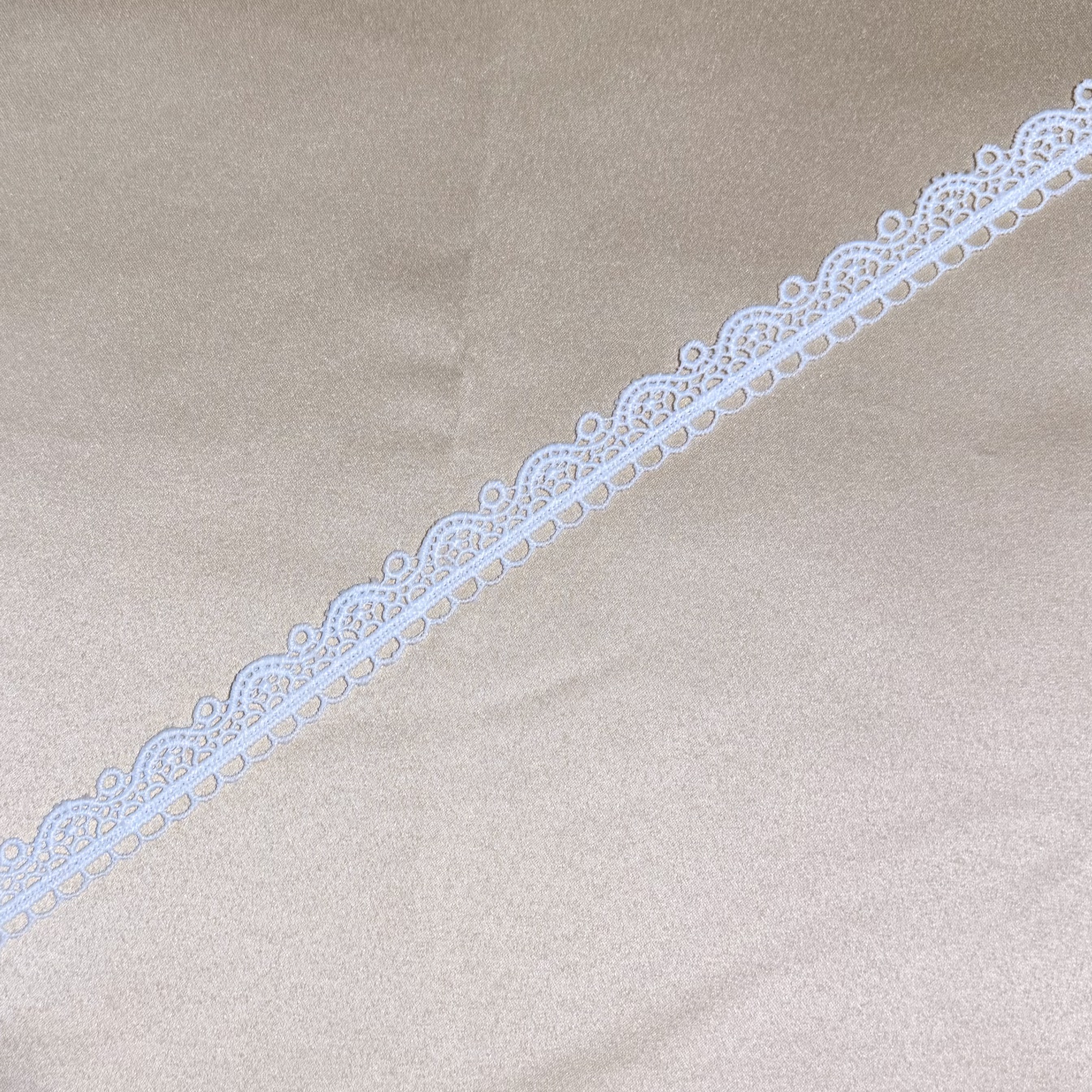 Thornvine Lace