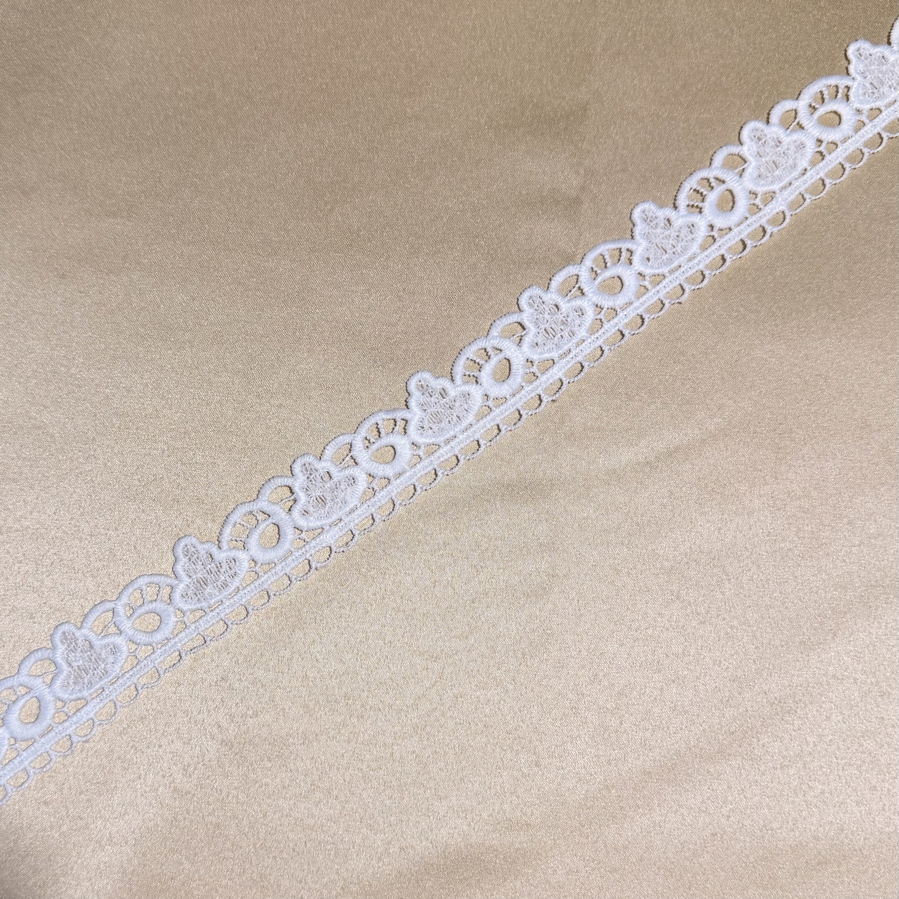 Gourd & Lattice Spiral Lace Trim