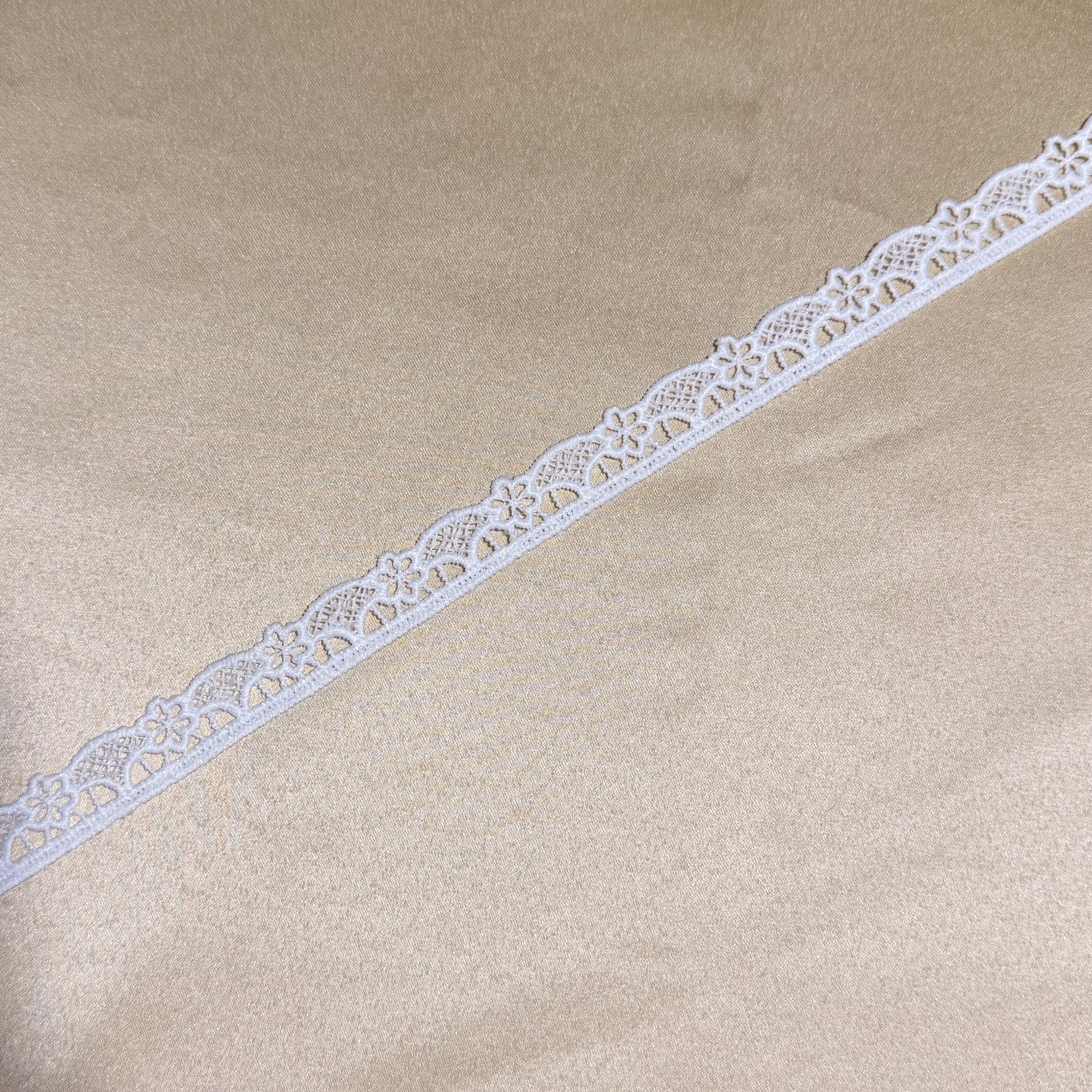 Bloom & Net Vintage Lace Trim