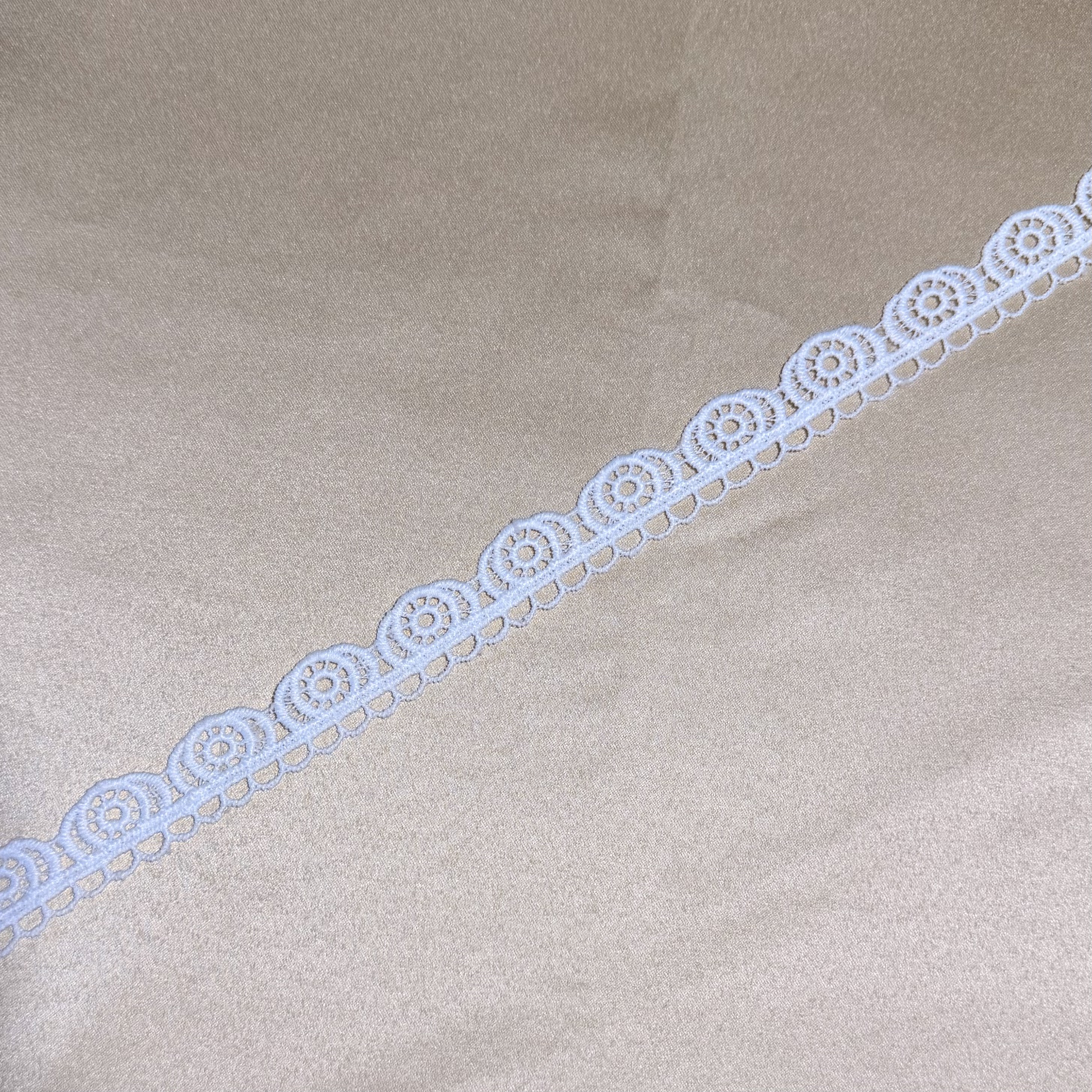 Couronne Circulaire Lace trim