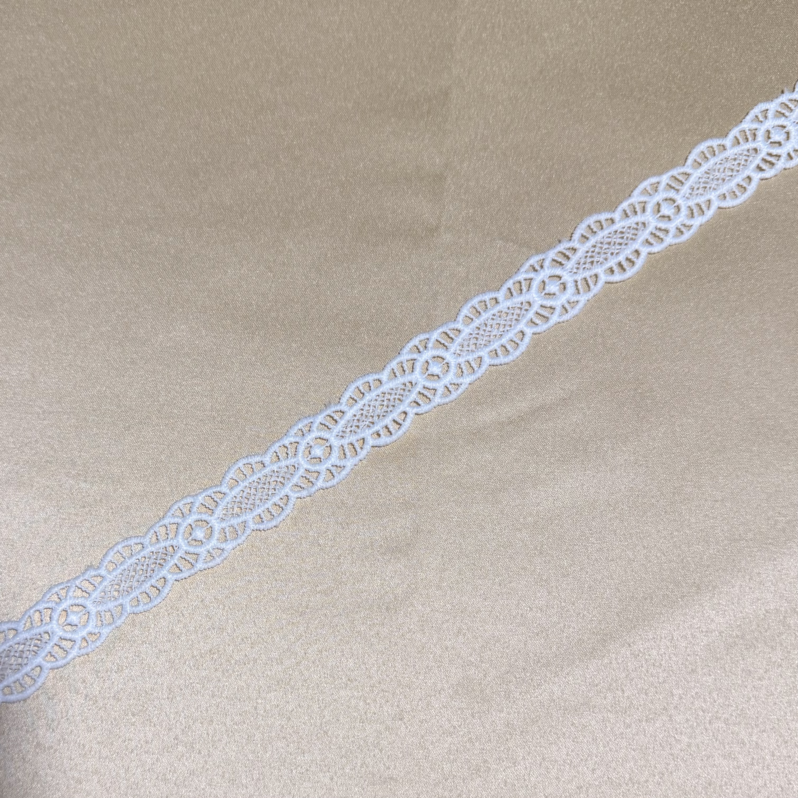 Orb Lattice Fil Coupe Lace Trim