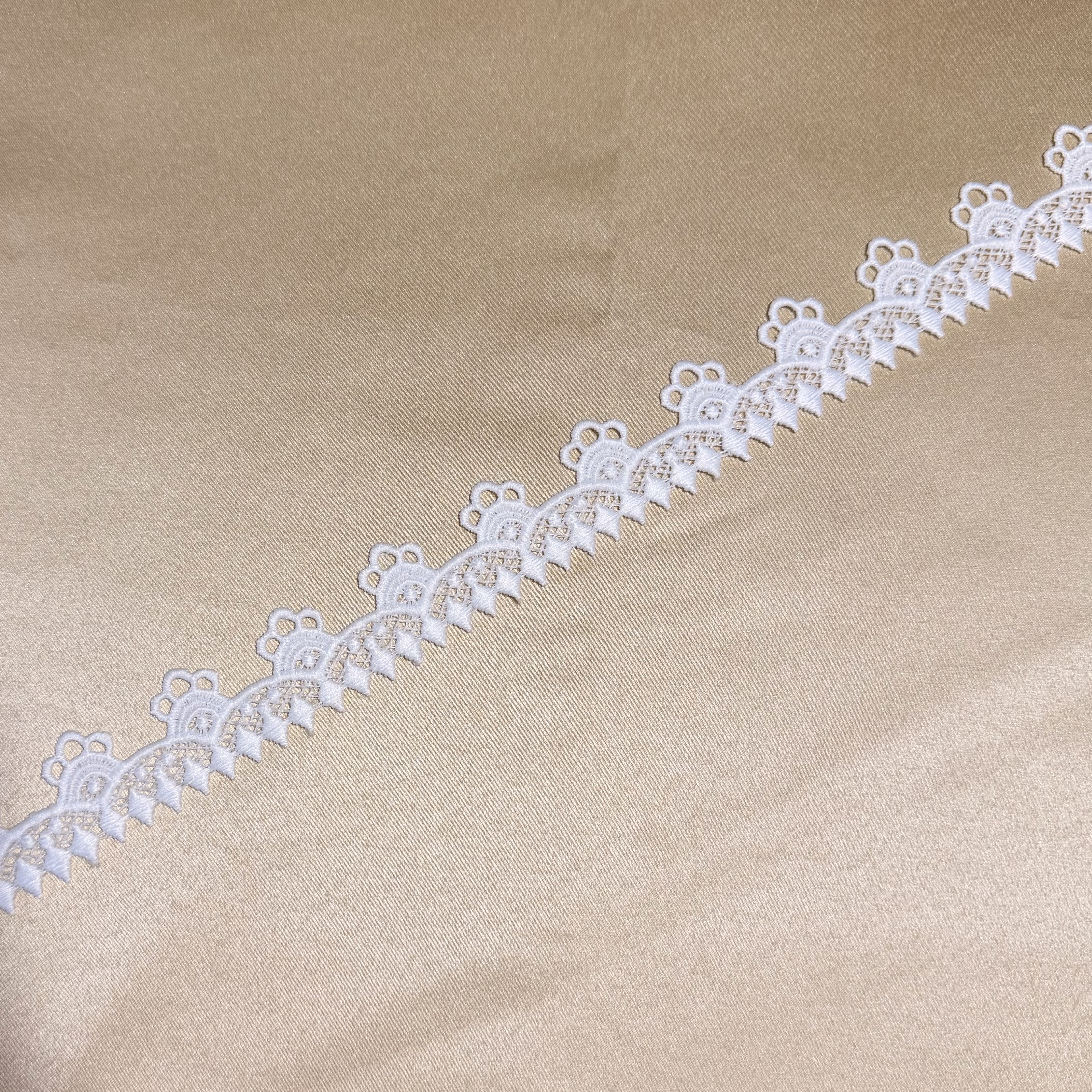 Floral Pointed Lace Trim