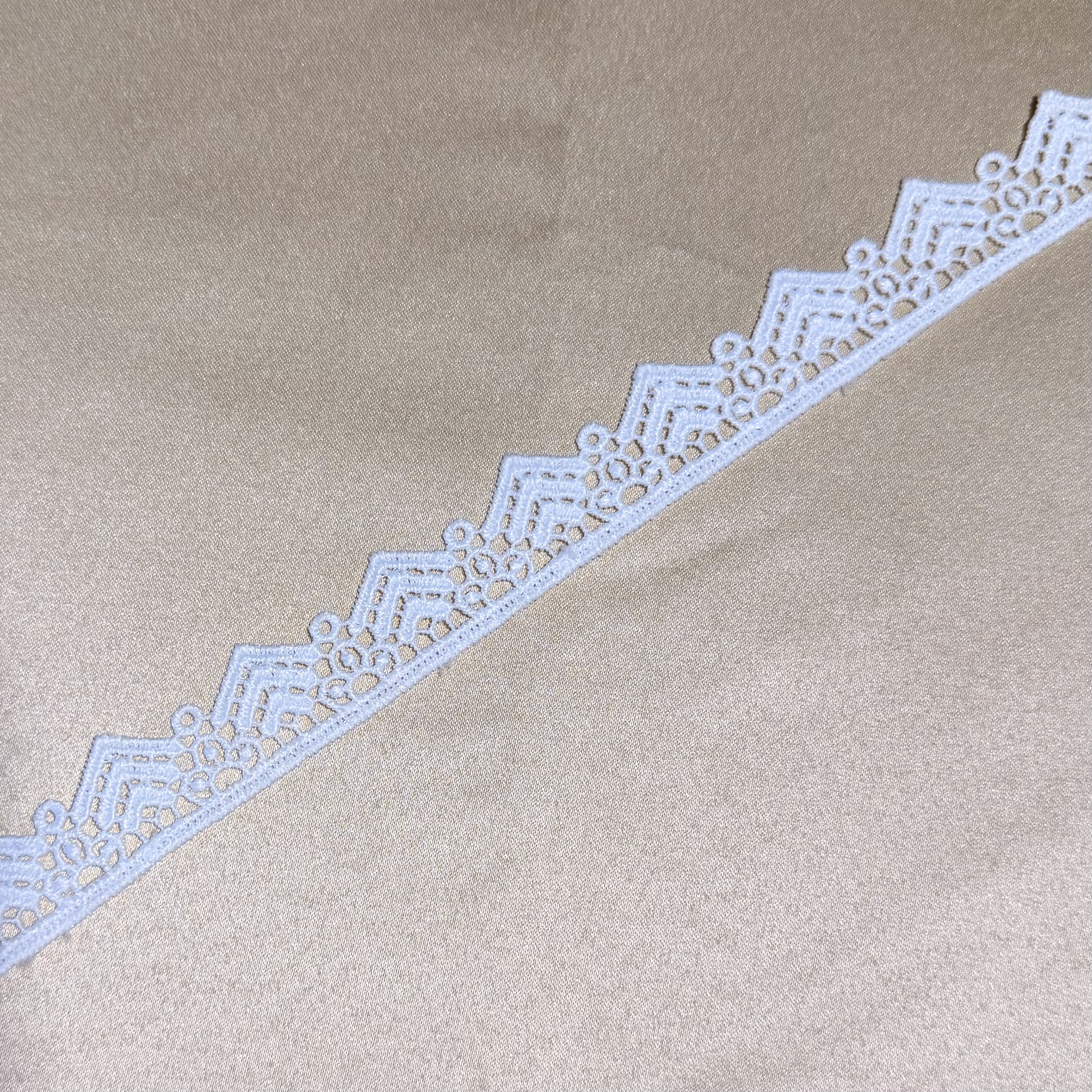 Peak Fortress Lace Trim