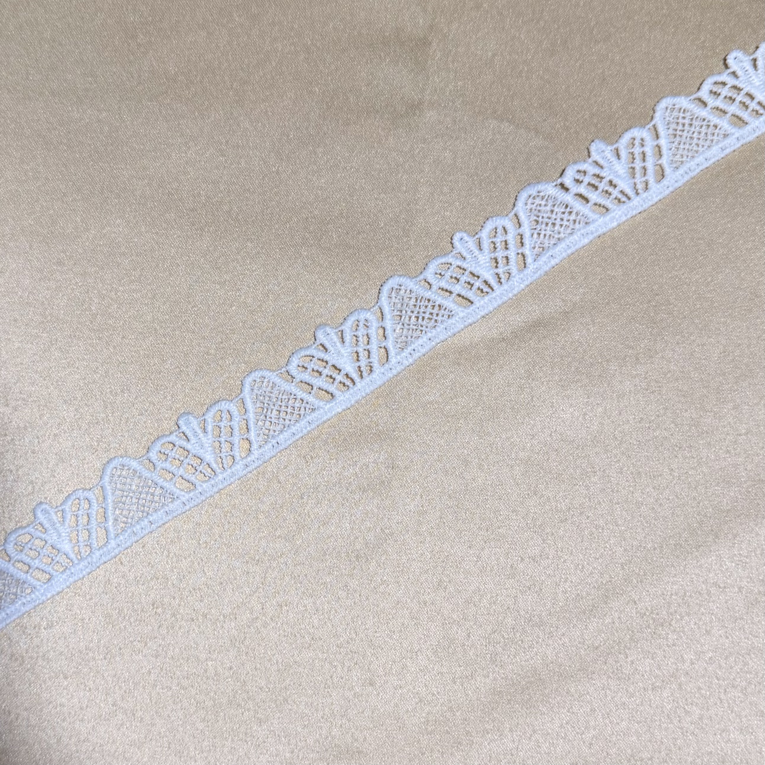 Crown Shape With Grid Lace Trim