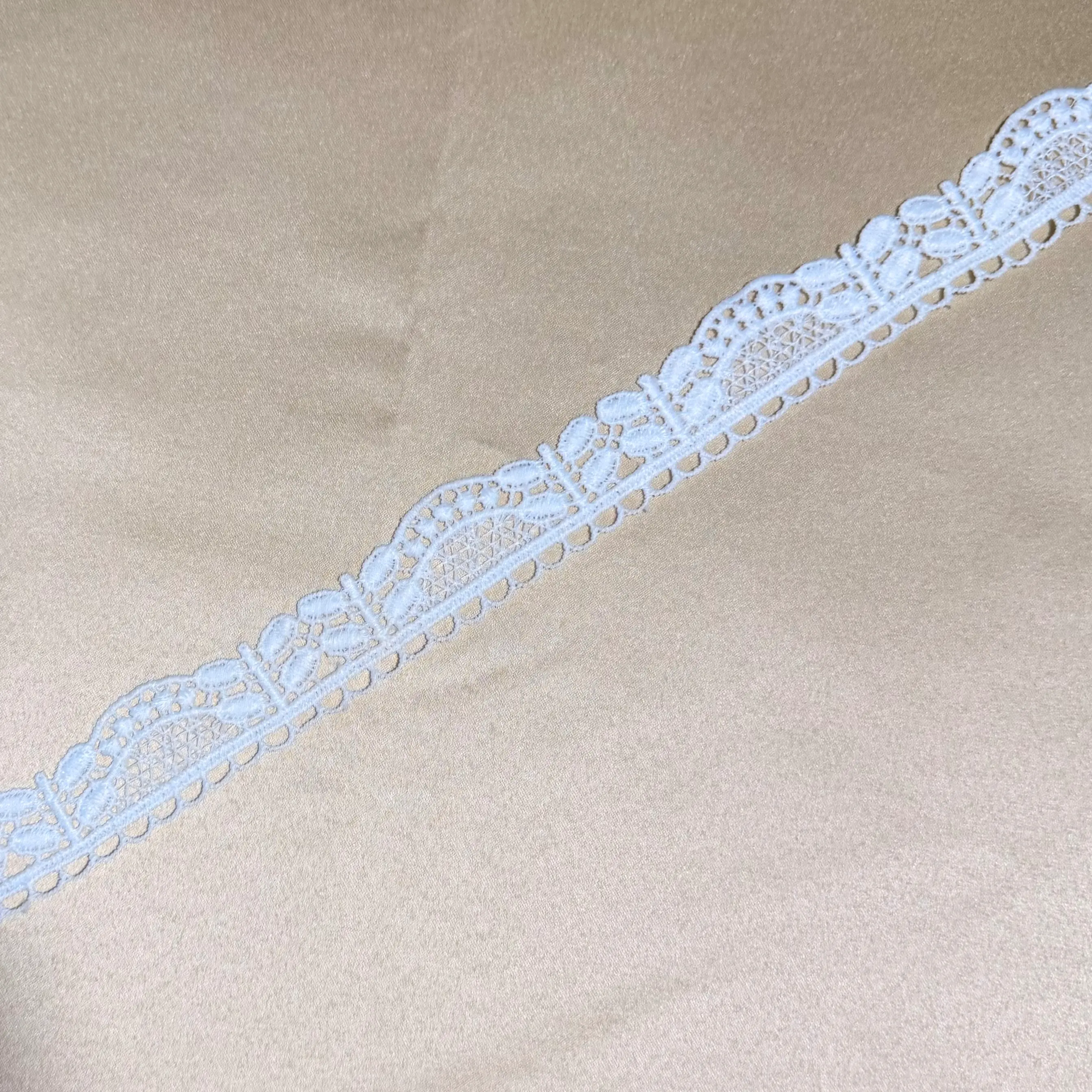 Jardin de Fueilles Lace