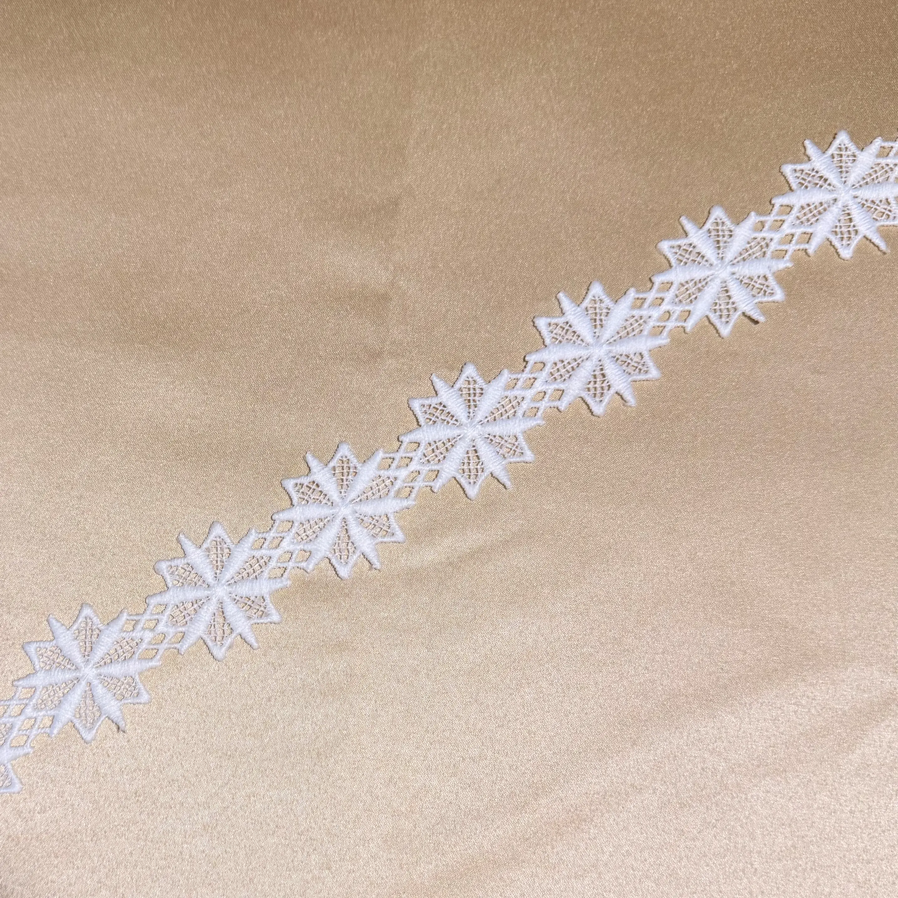 8 Pointed Grid Star Lace Trim