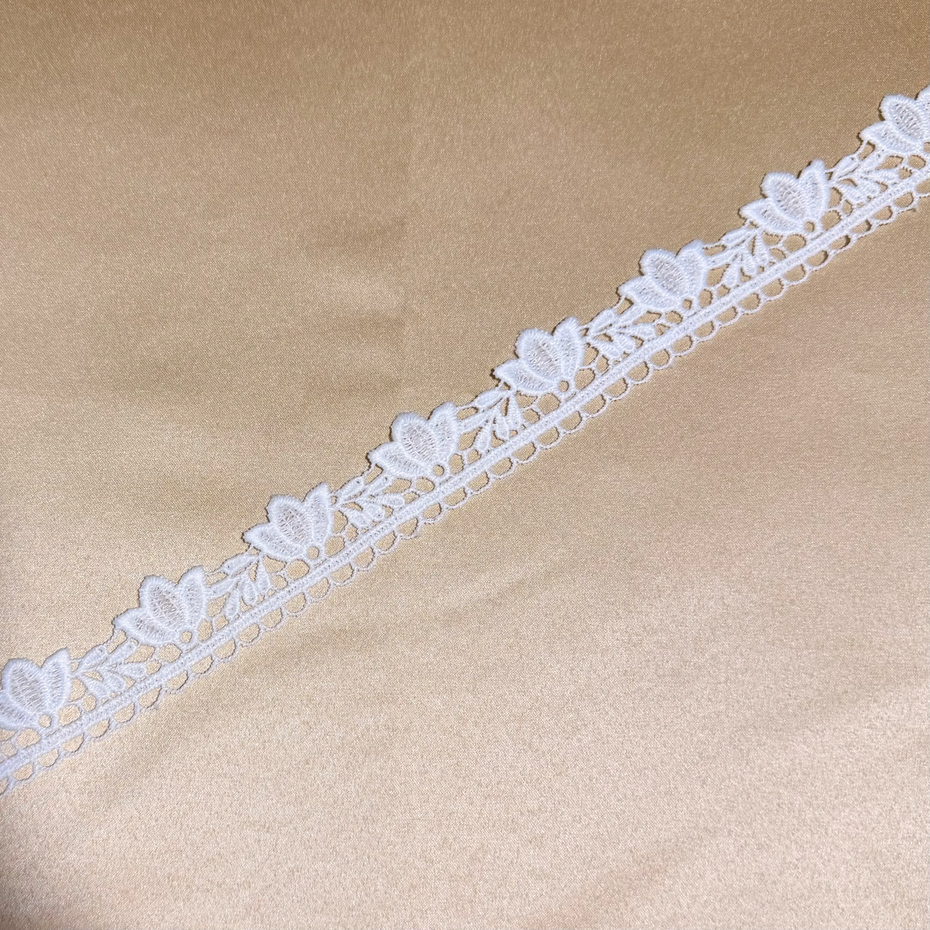 Three Petalotus Lace Trim