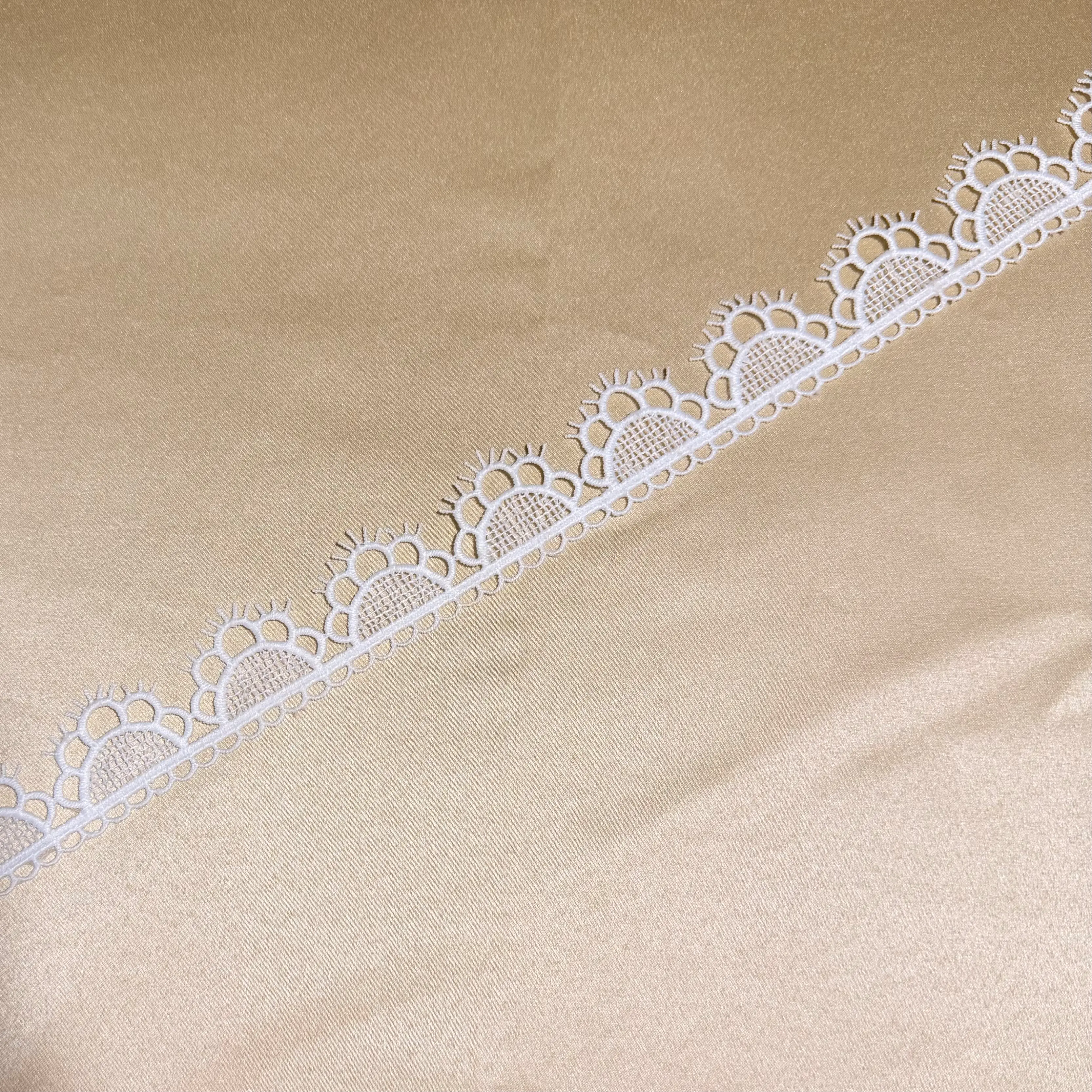 White Scalloped five petal mesh lace Trim