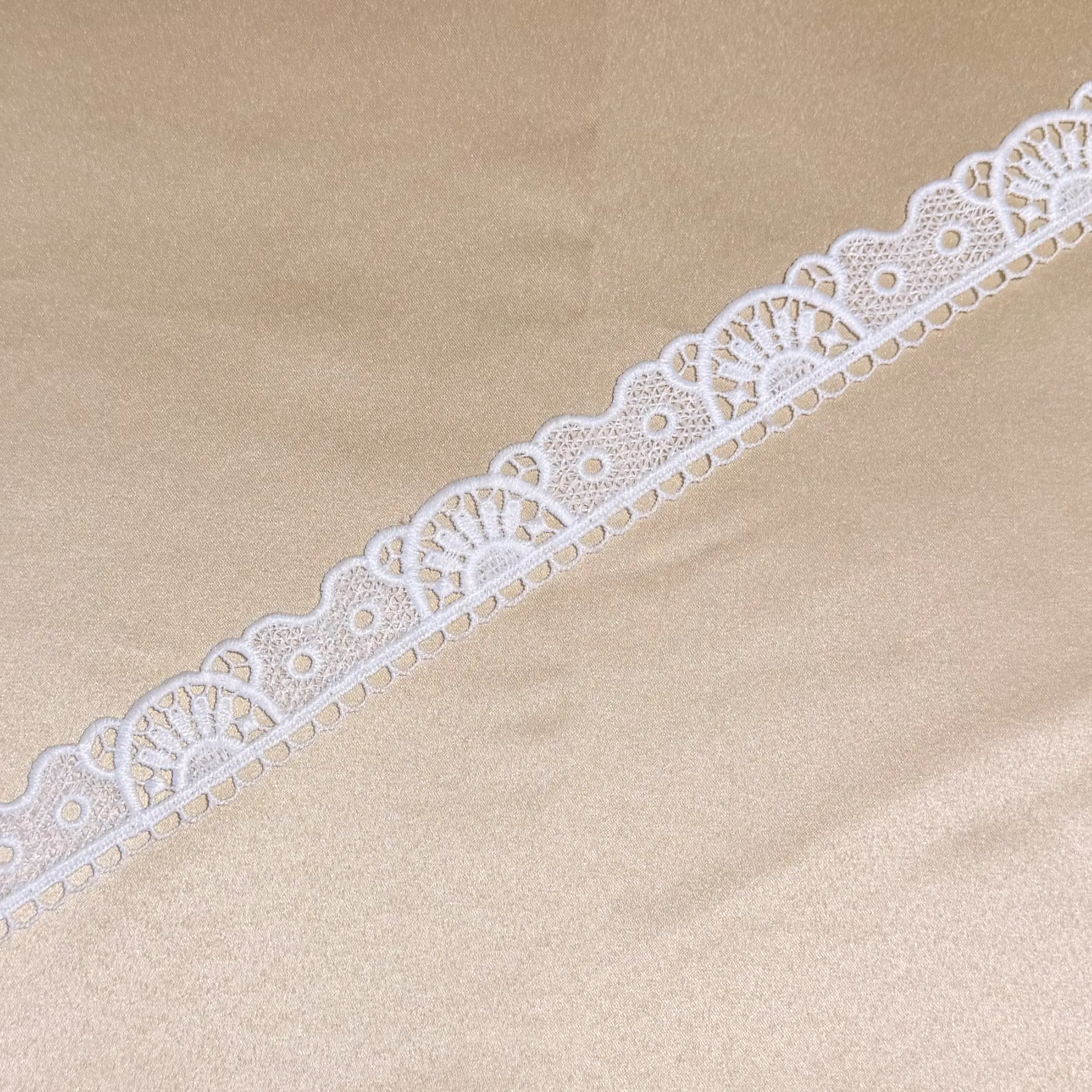 White Bear Shape Floral Mesh Lace Trim