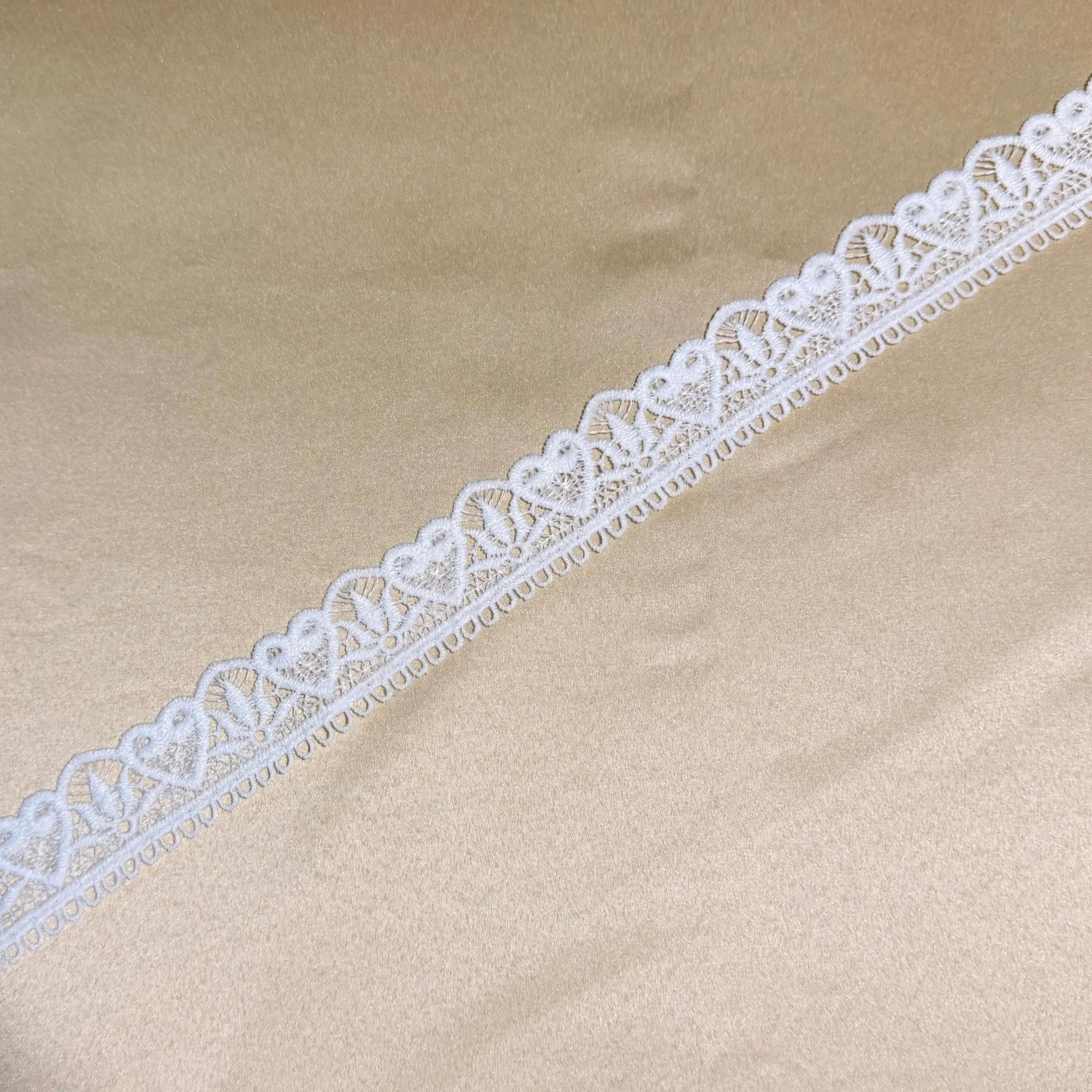 Lovely Owleyes Lace Trim