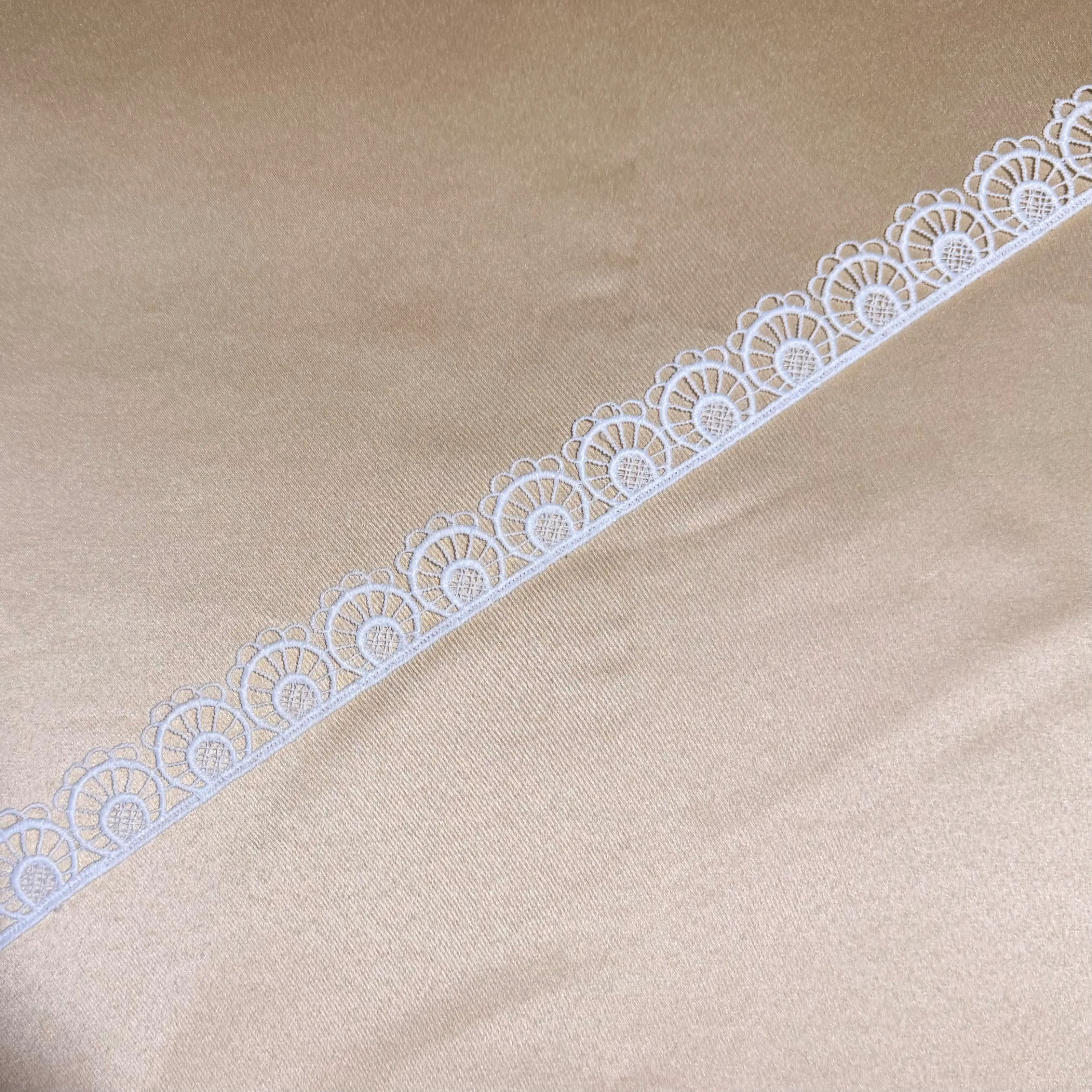 Venisa Circle Lace Trim