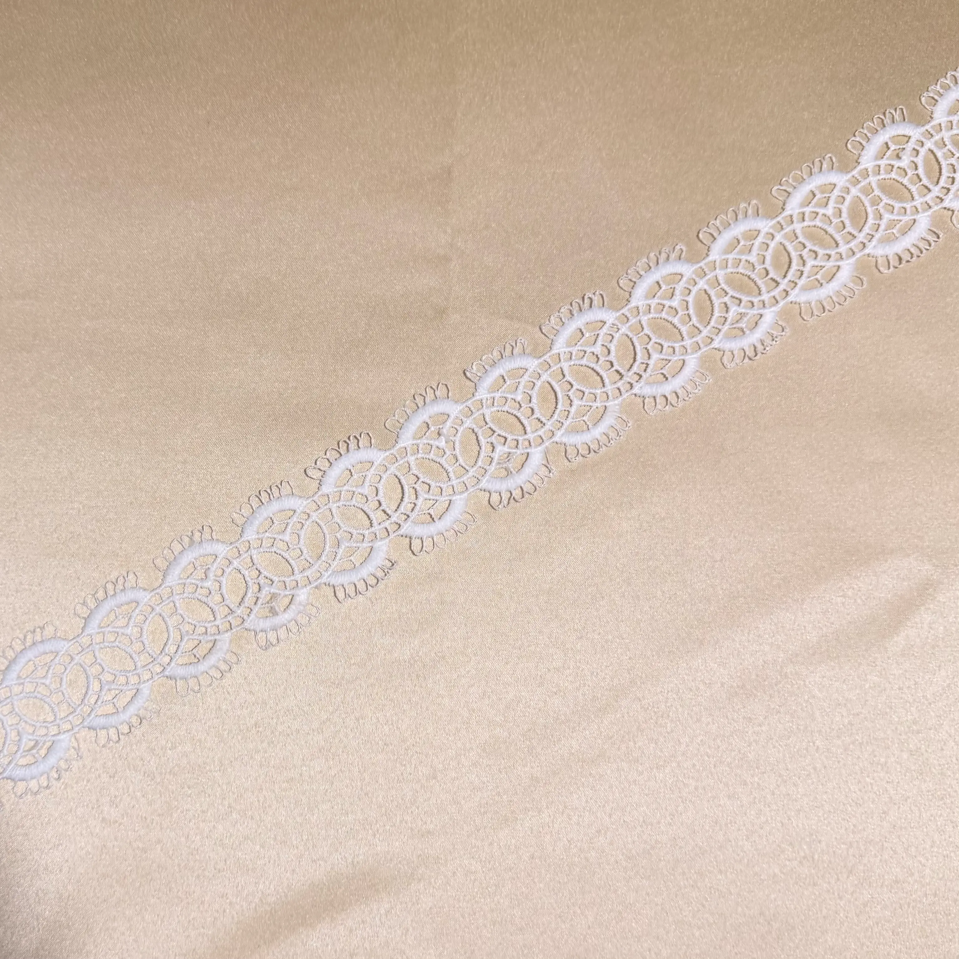 Audrey Scalloped Mid-ledder Lace Trim