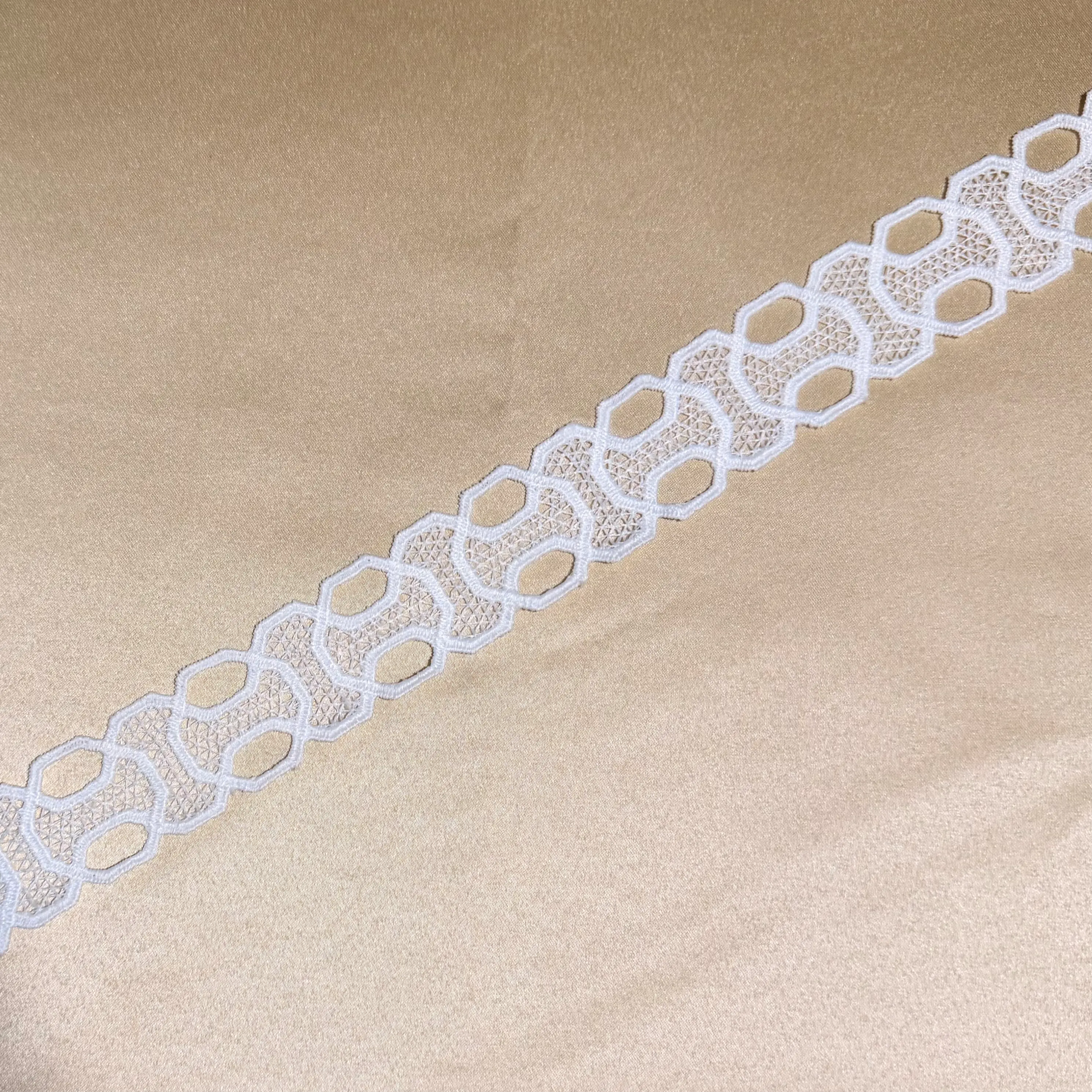 Chain with Grid Lace Trim