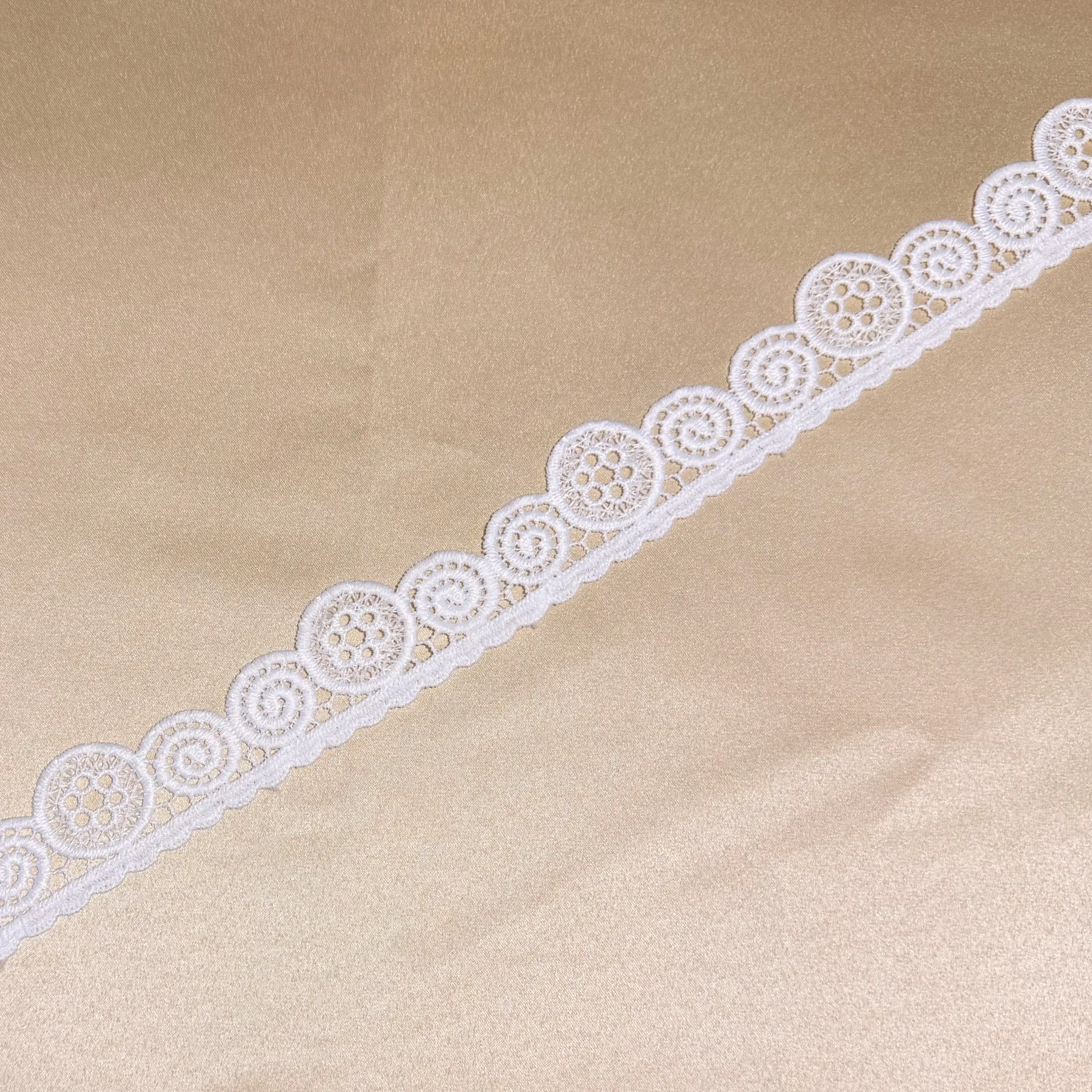 White Floral Seanail Waves Border Lace Trim