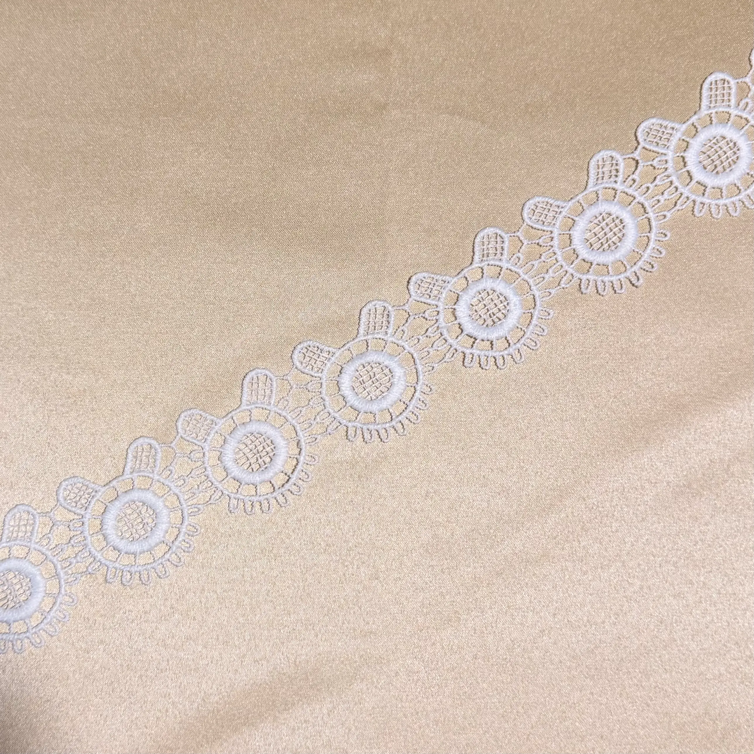 Milky Miki White Mesh Round Border Lace
