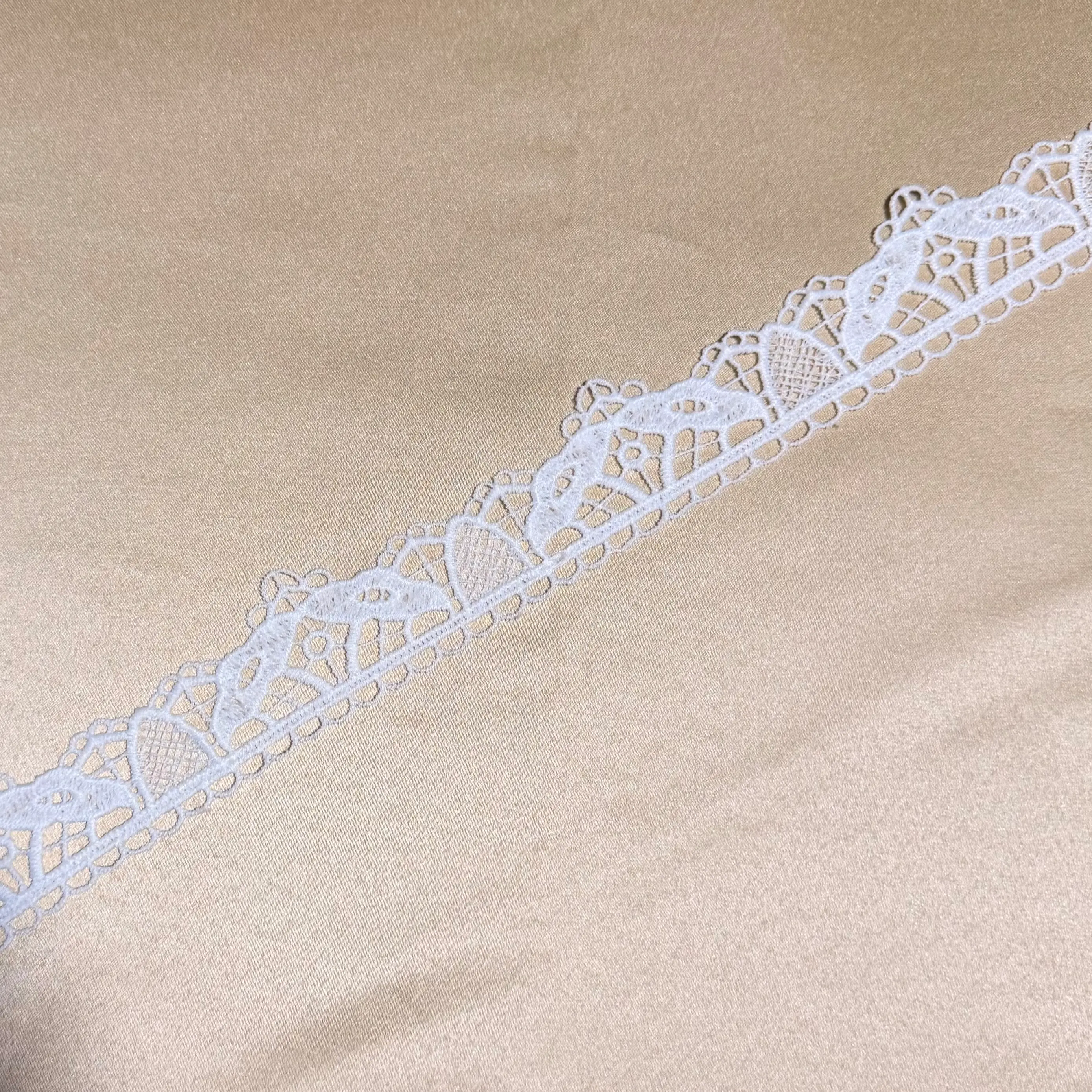 Double Wing Crown Lace Trim