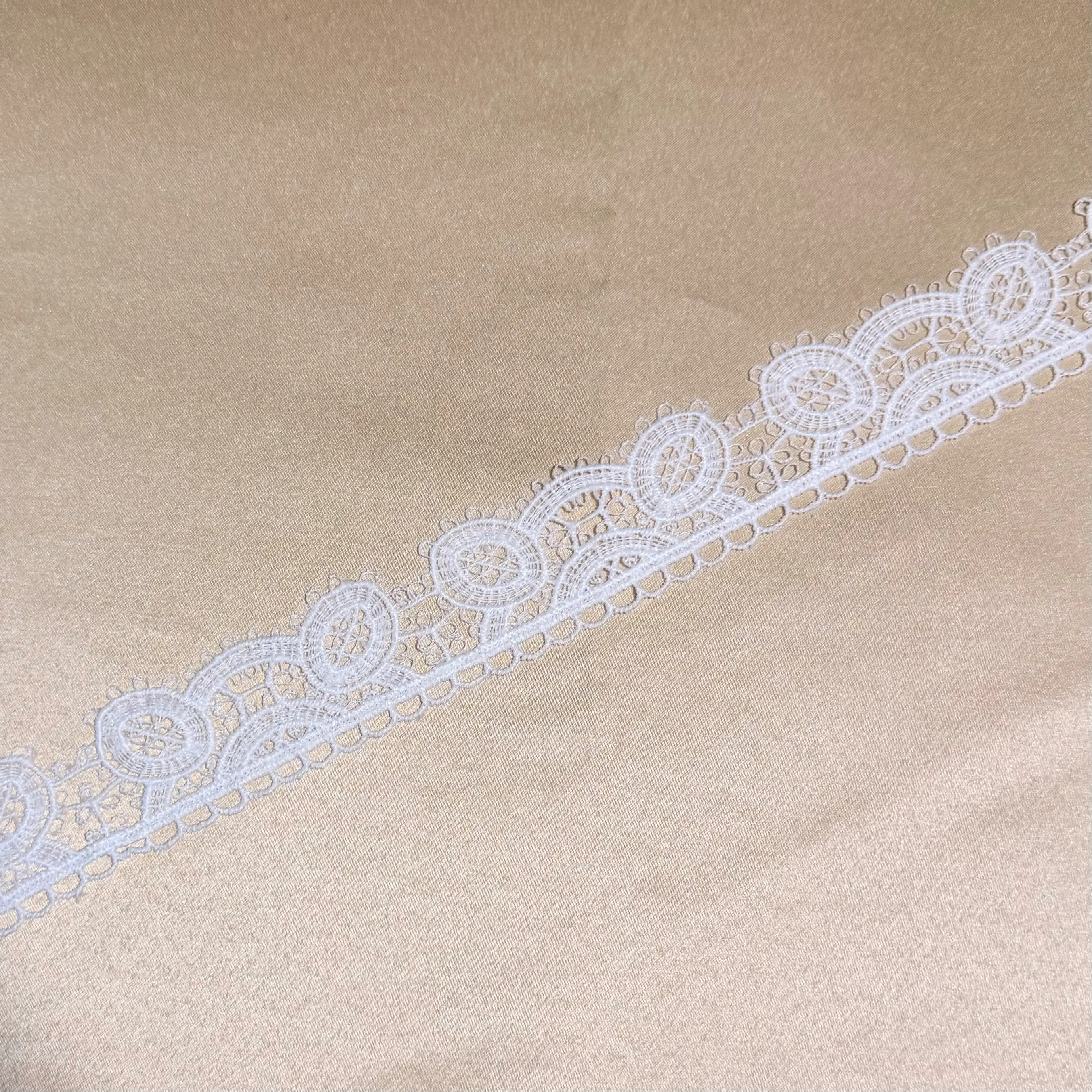 White Fancy Scalloped Lace Trim