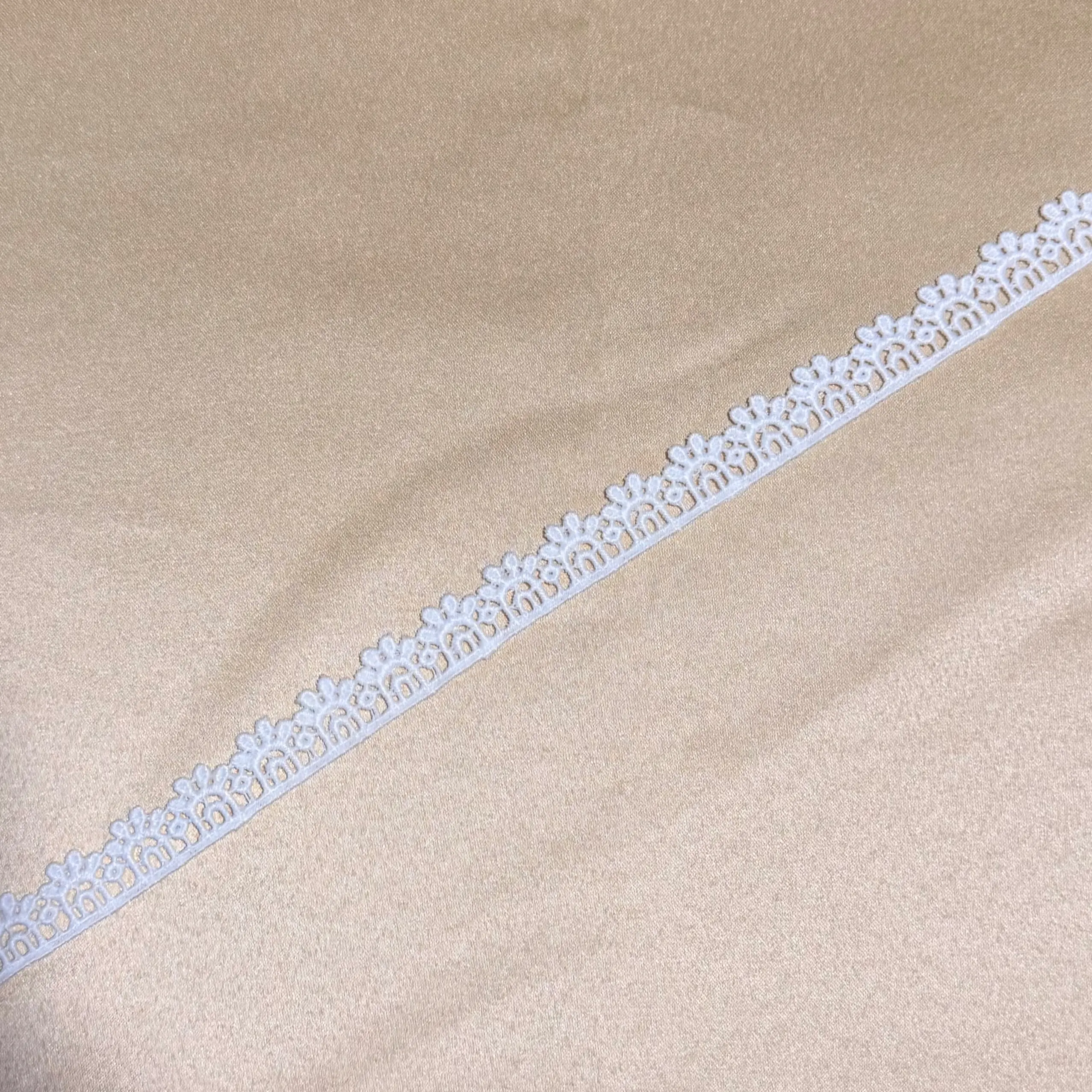 Mini Garder Lace Trim