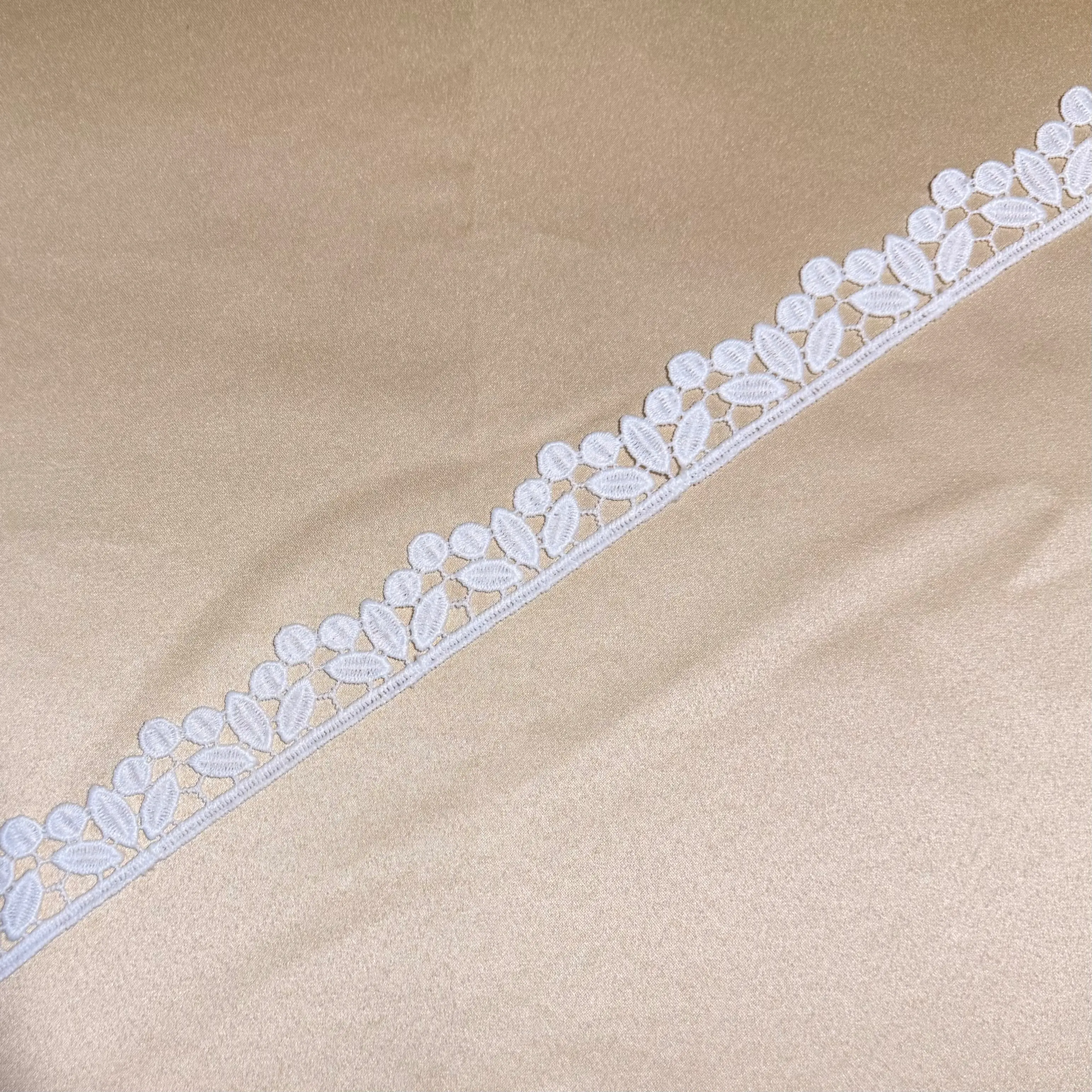 White Floralef Lace Trim
