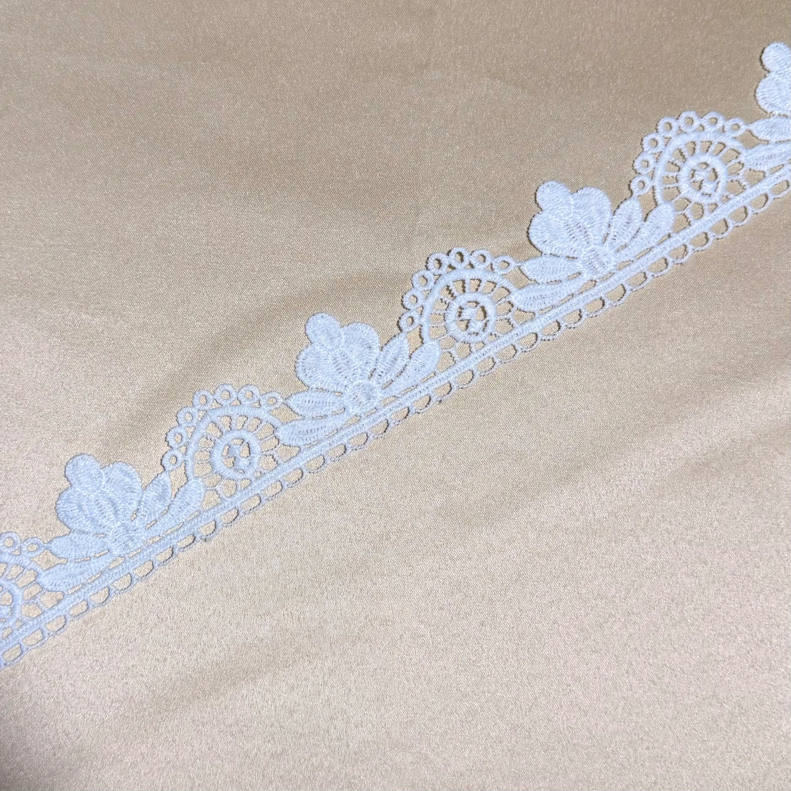 White Floraise Lace Trim