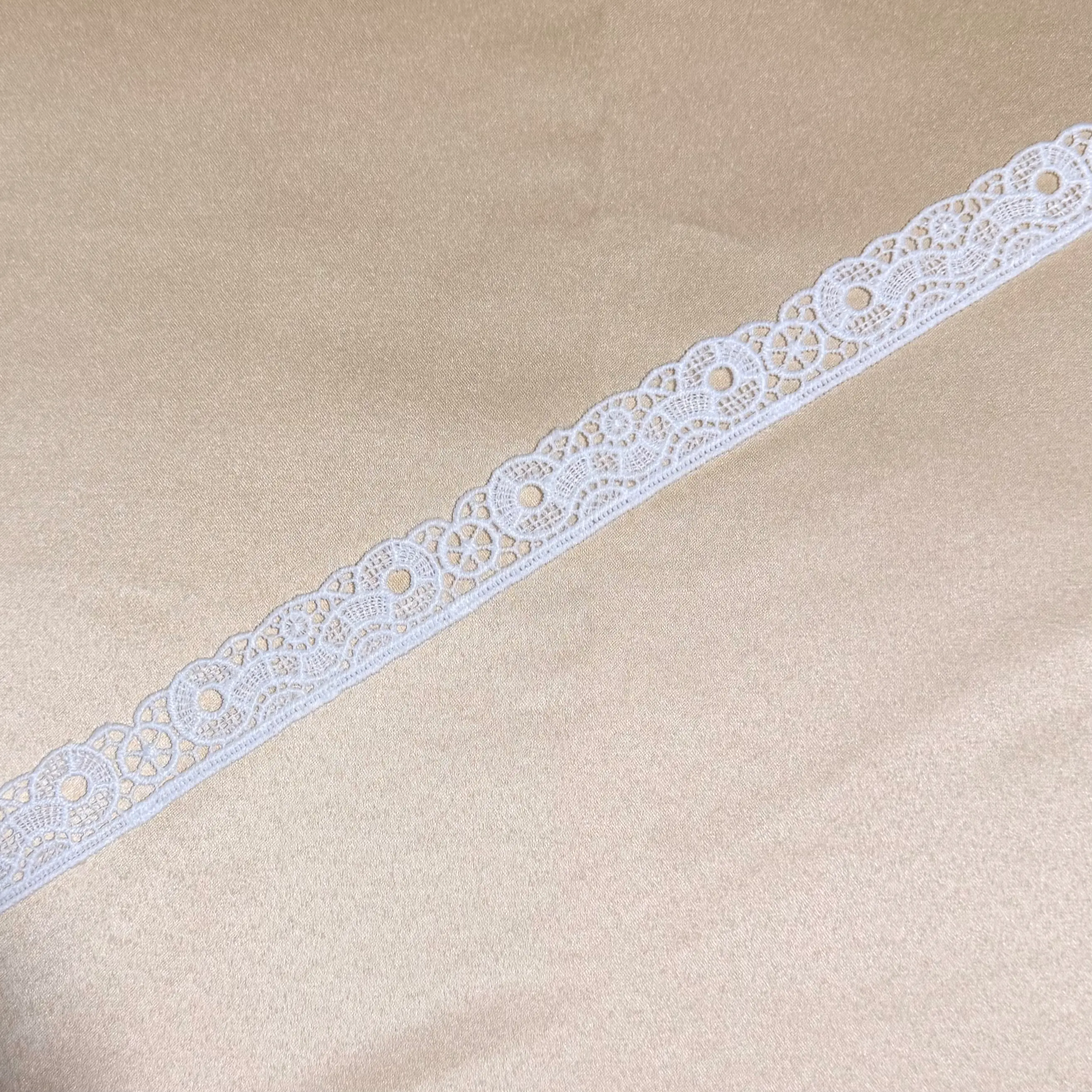 Prairie Orb Lace Trim