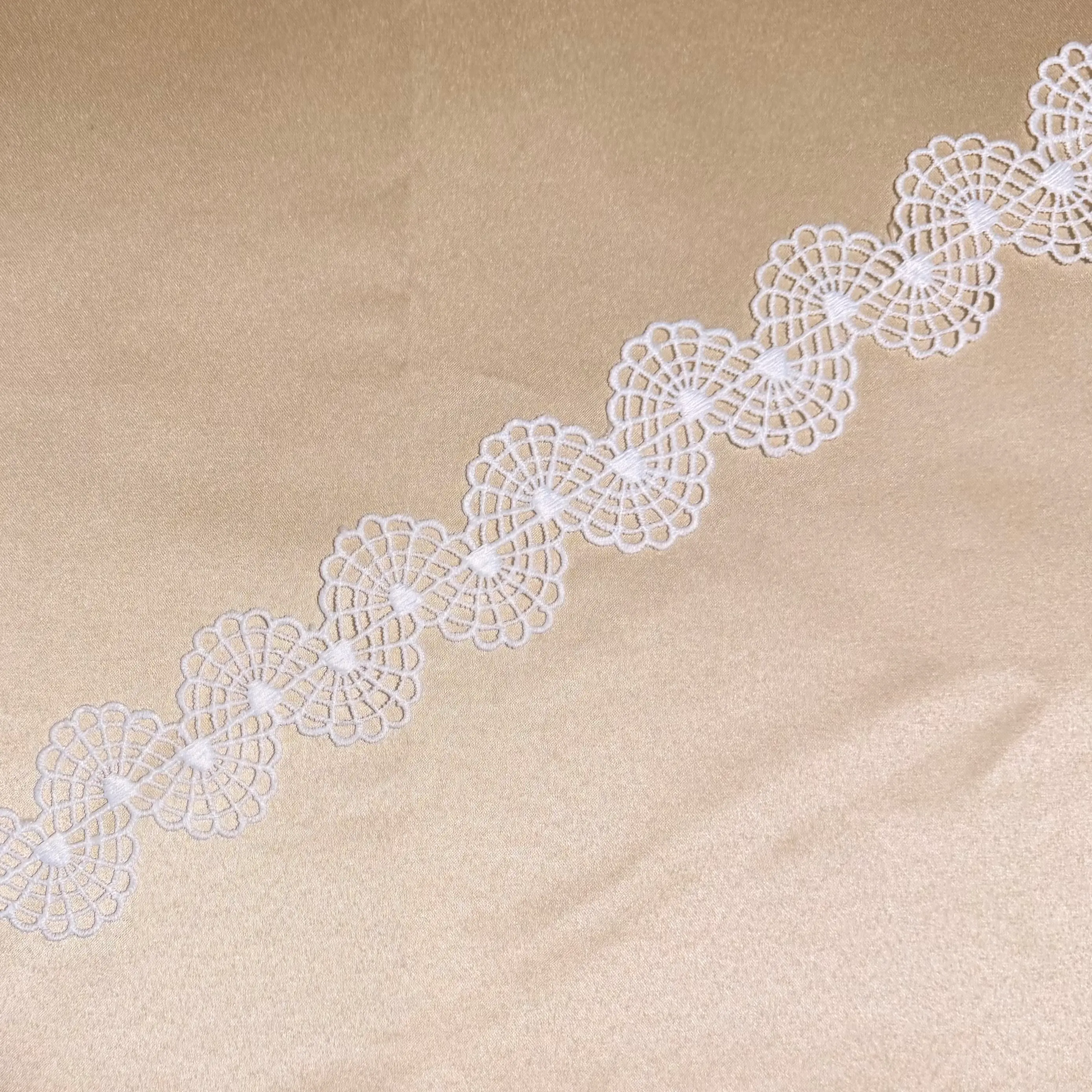 Wavey Peacock Fan Lace