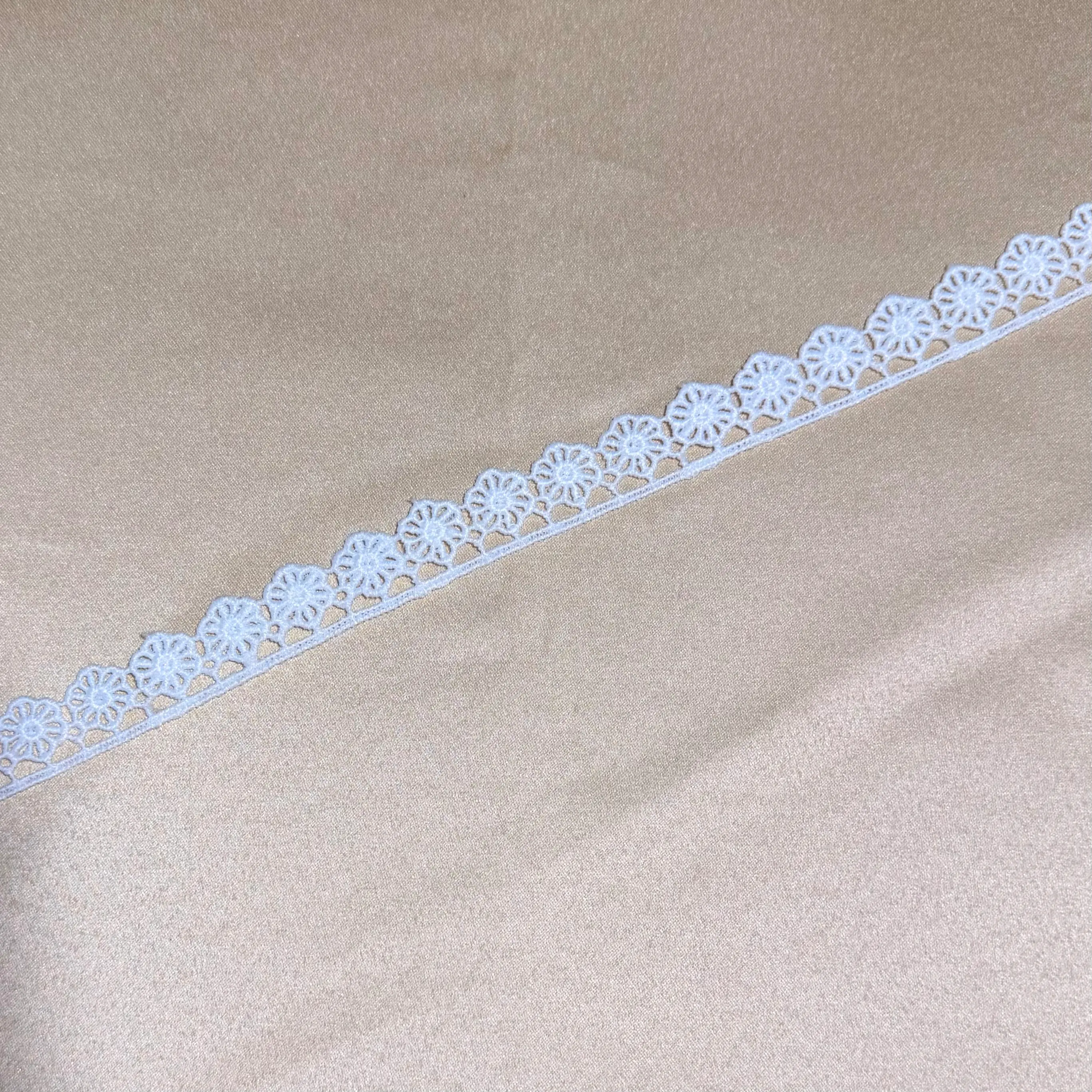 Minimise flower loop Lace