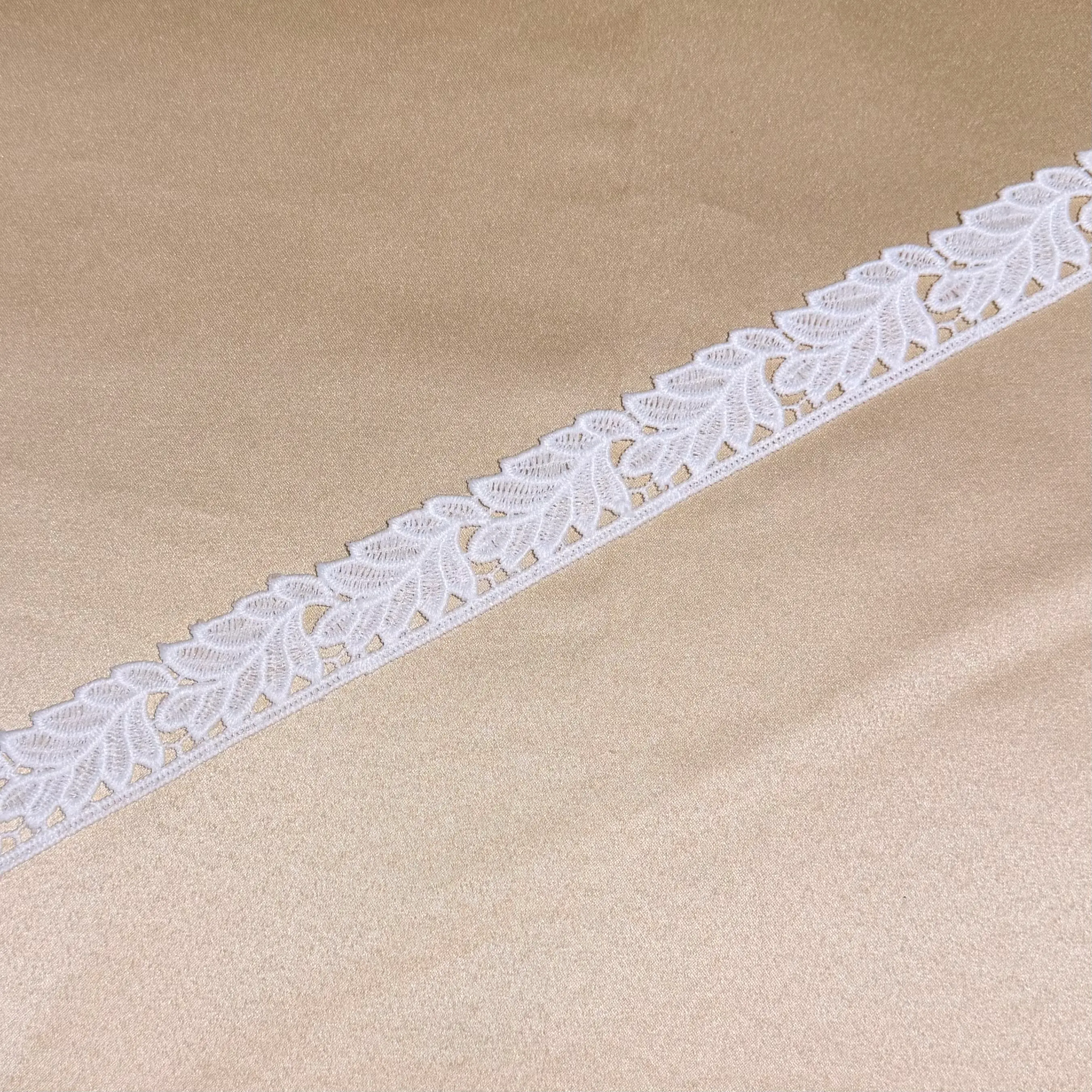White Leaf Shape Milky Lace Trim