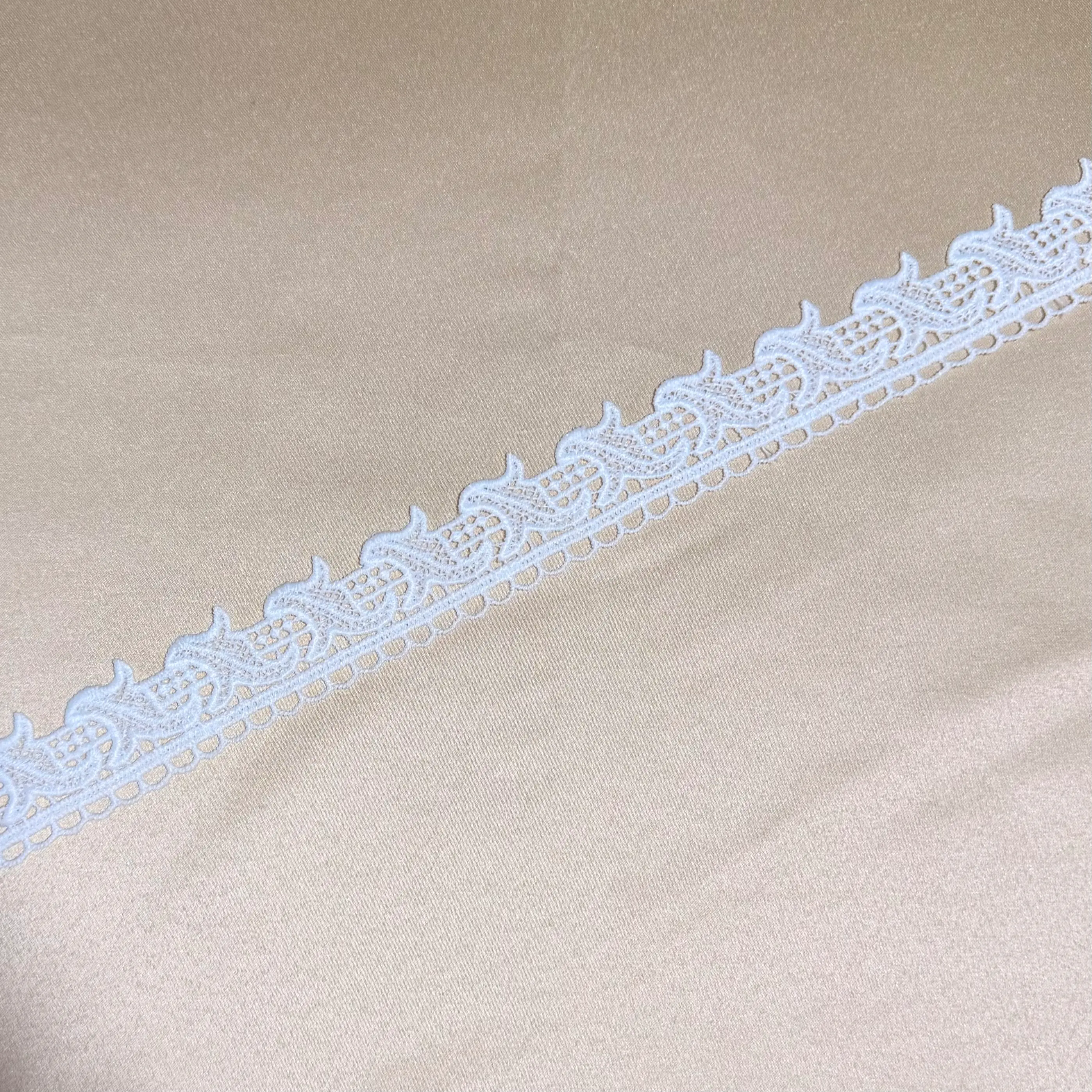 White Milky X-Curl Shape Lace Trim