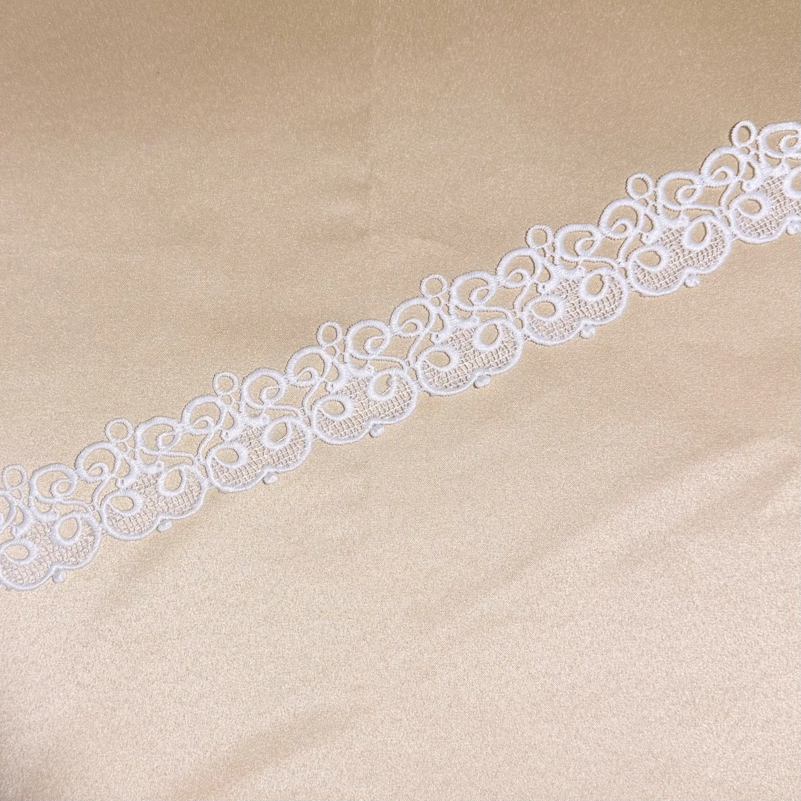 Vintage Classic Batchie Lace Trim