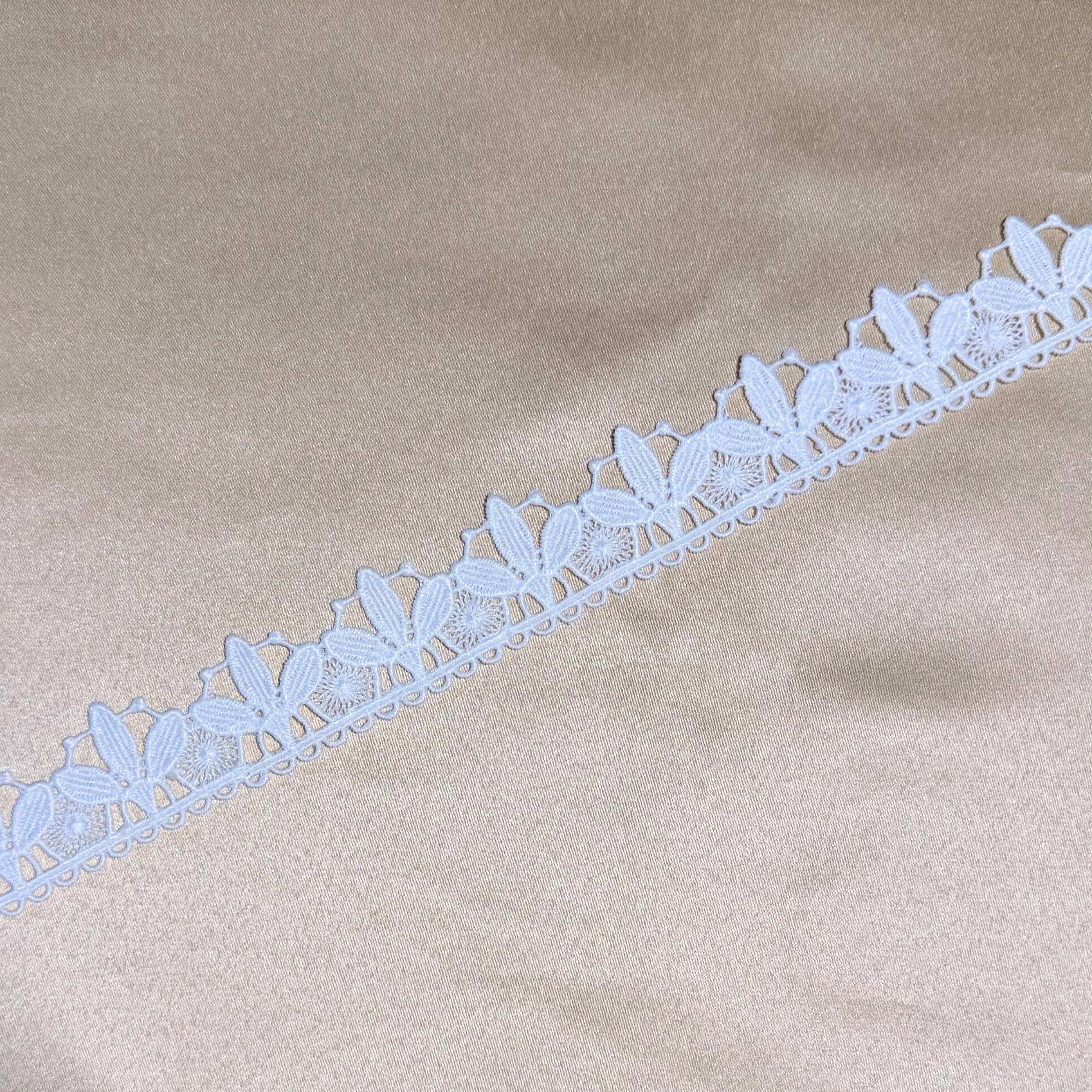 Vintage Cottage core oval single border lace trim