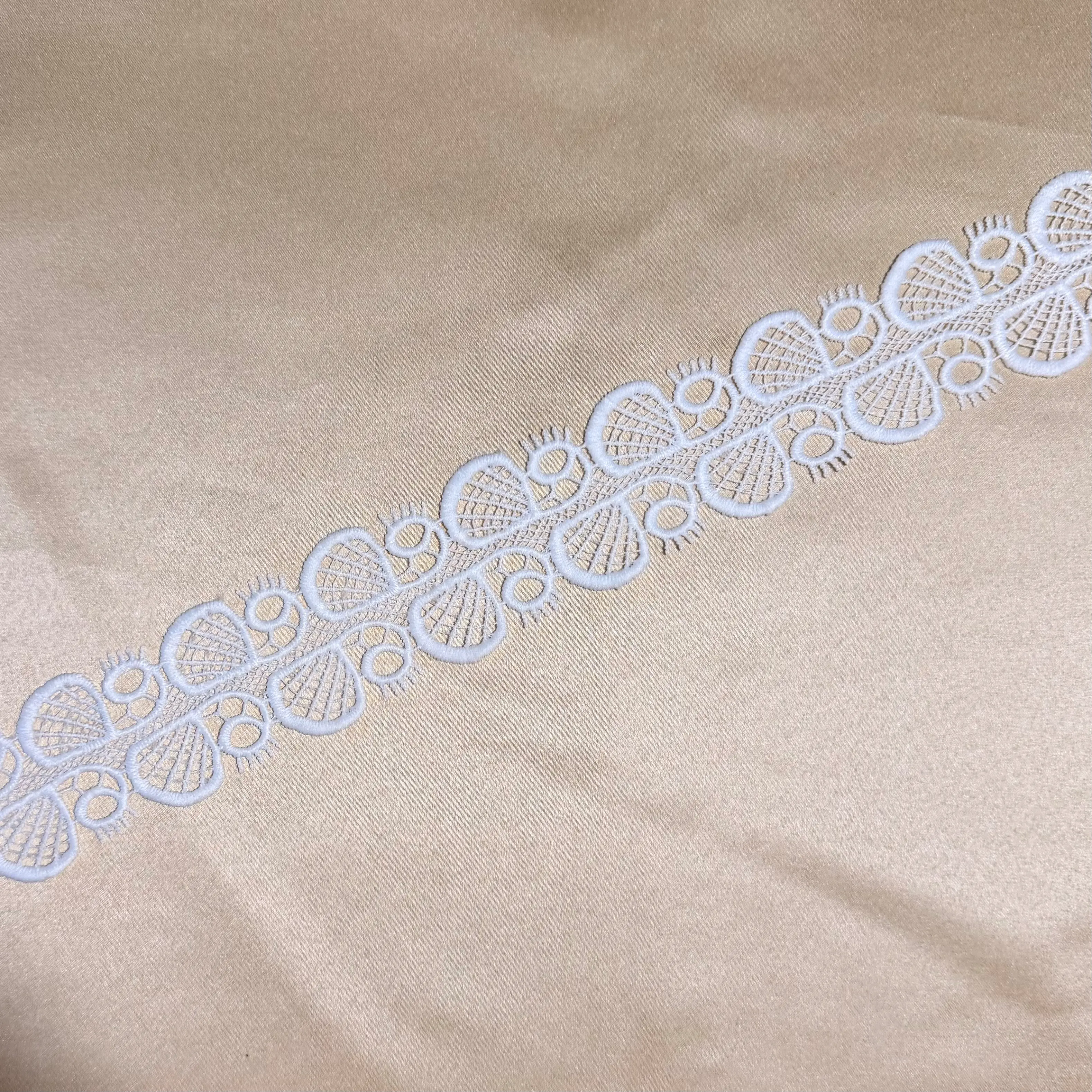 Vintage Twin Circle Lace Trim