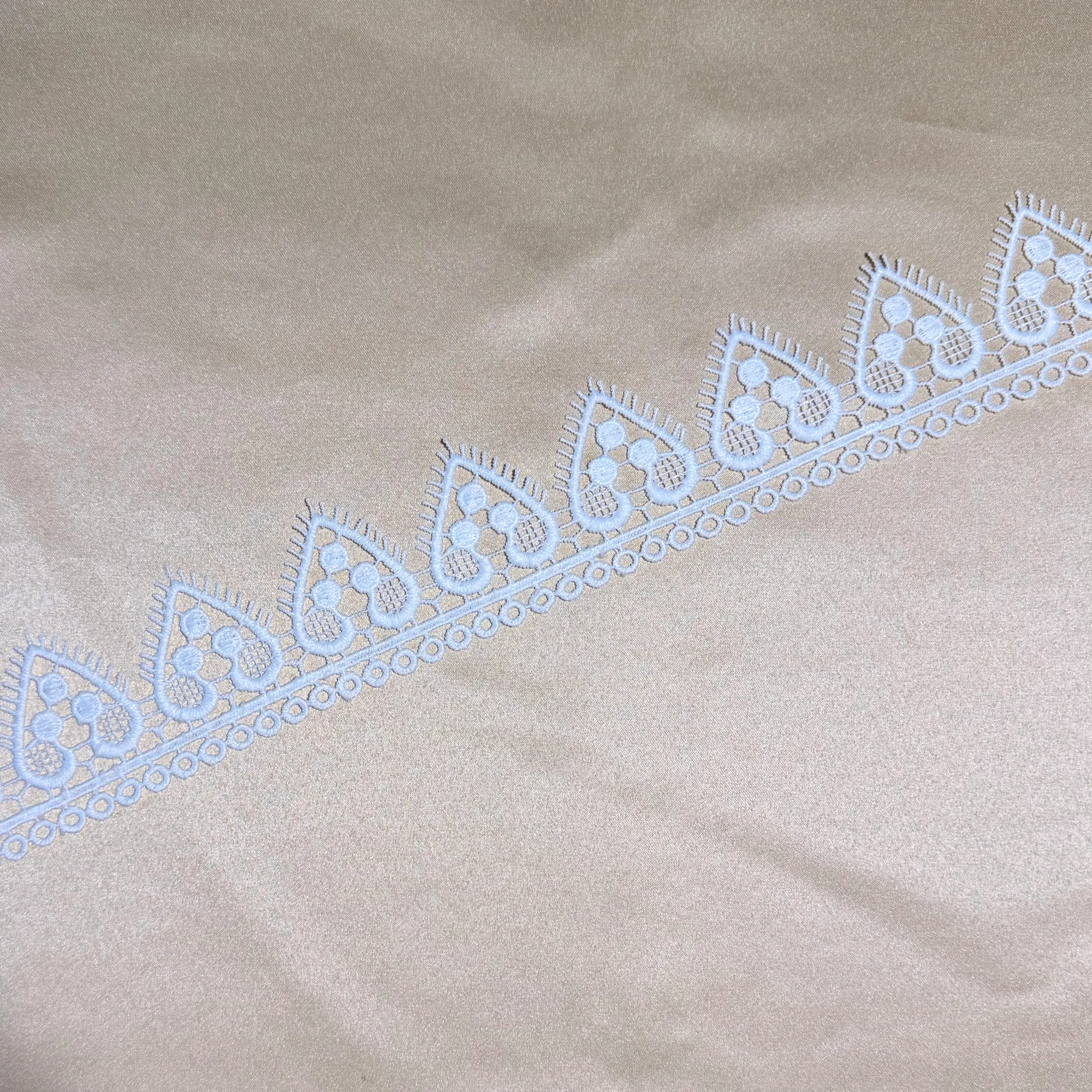 Heart Shape Prickle Circle Single Border