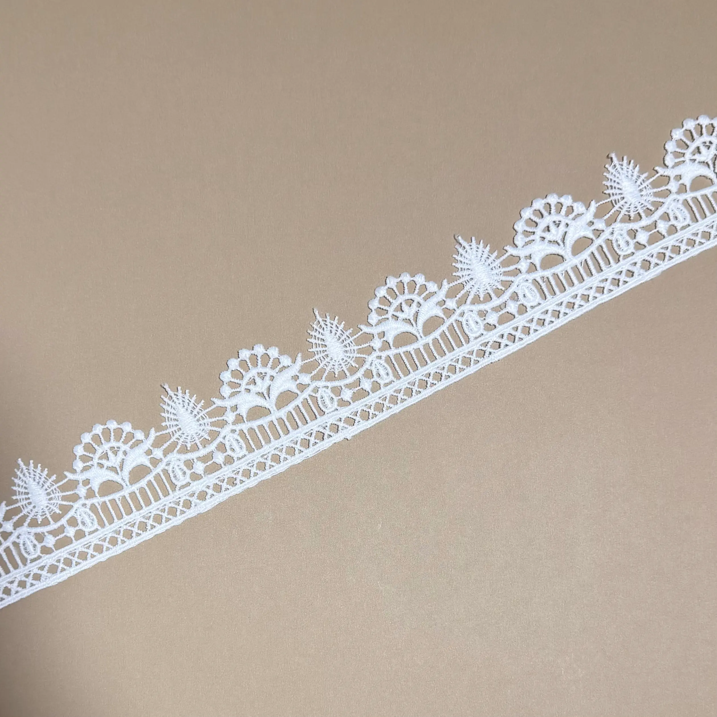 Diadem White Lace Trim