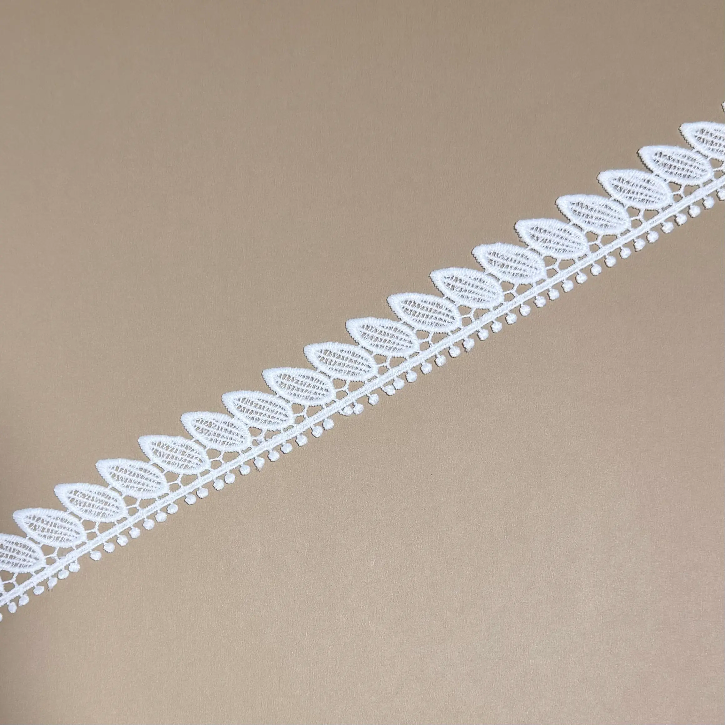 Willow Leaf Lace Trim Dotted Border