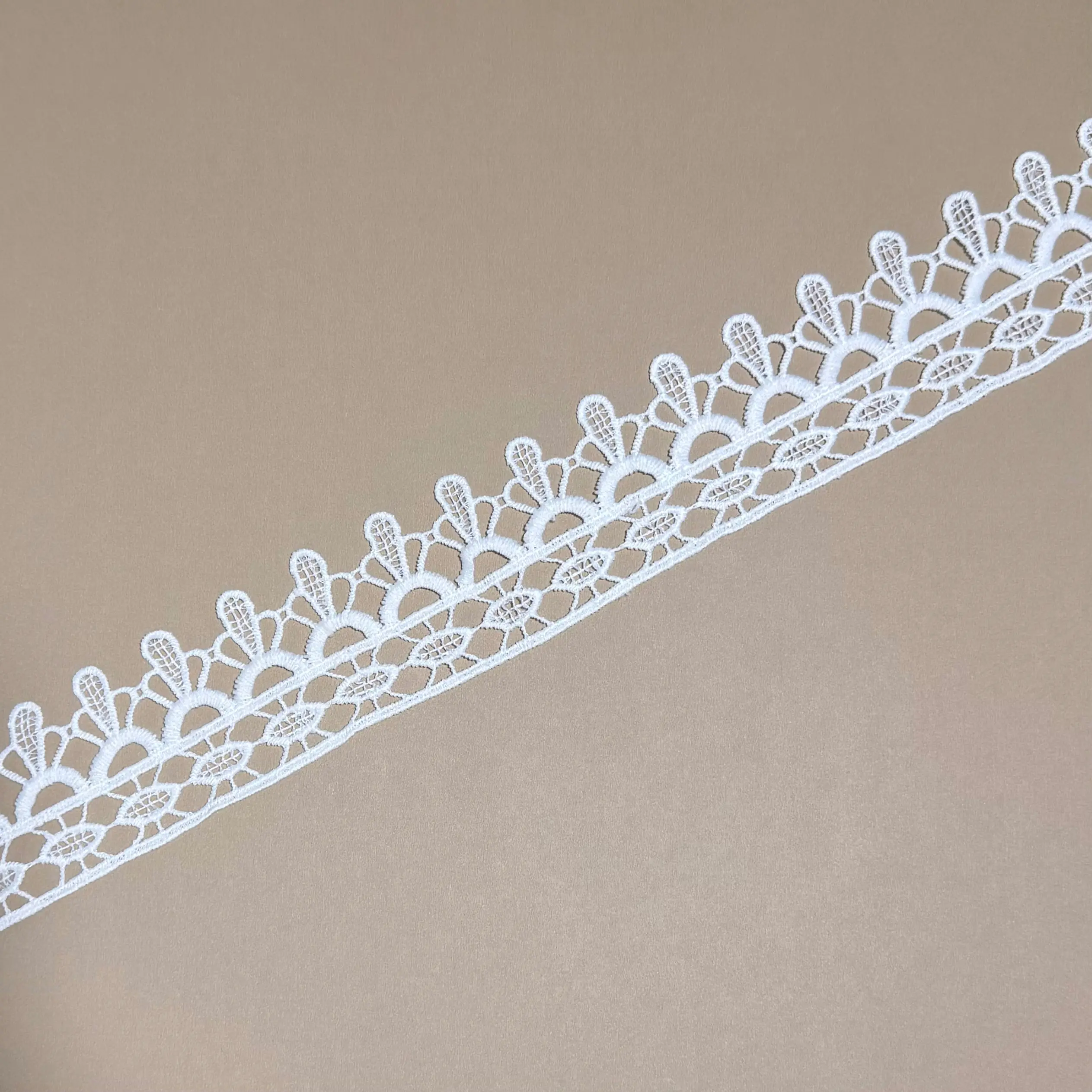 RabbitEar Petal Eyelet Border Lace