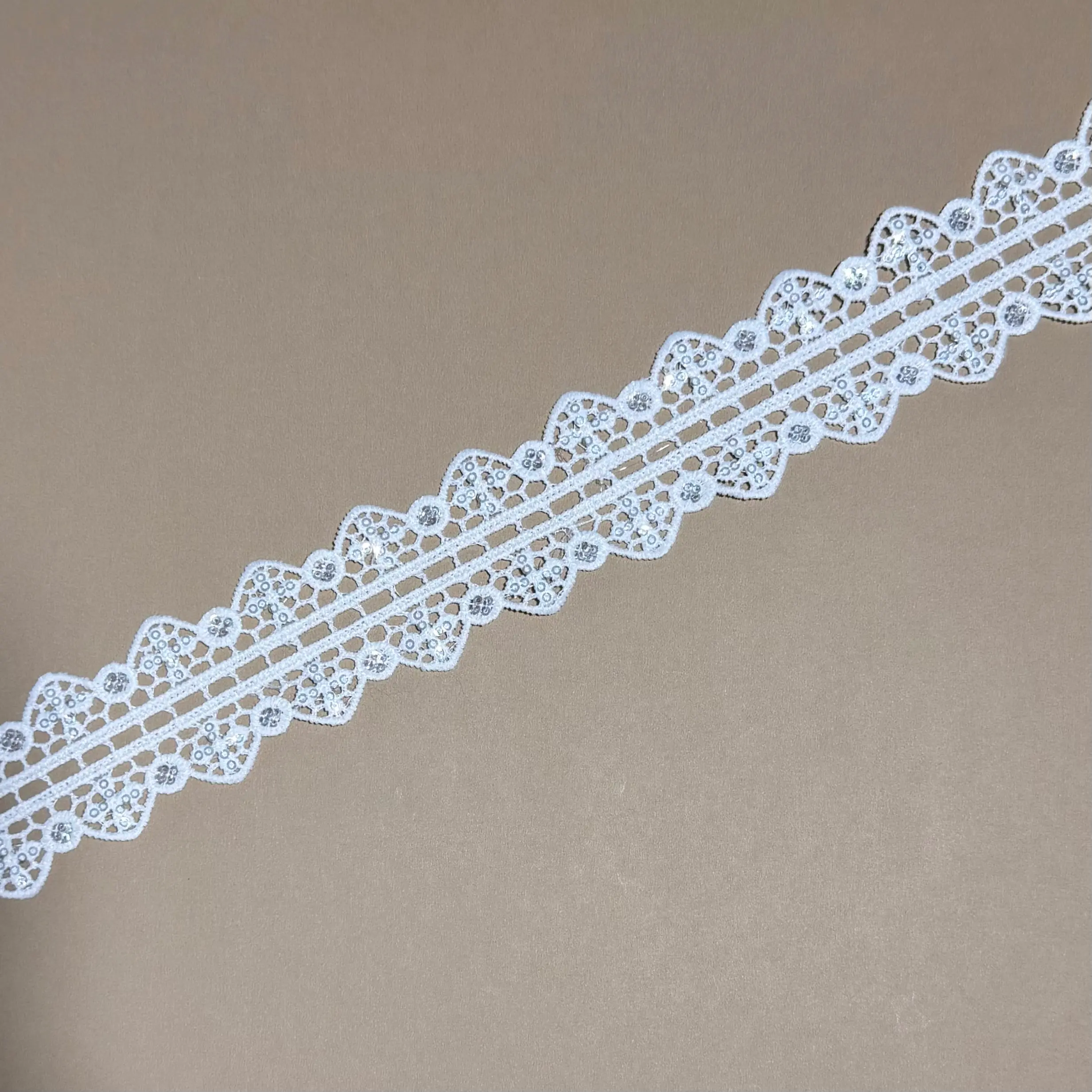Double Triangle Net Lace