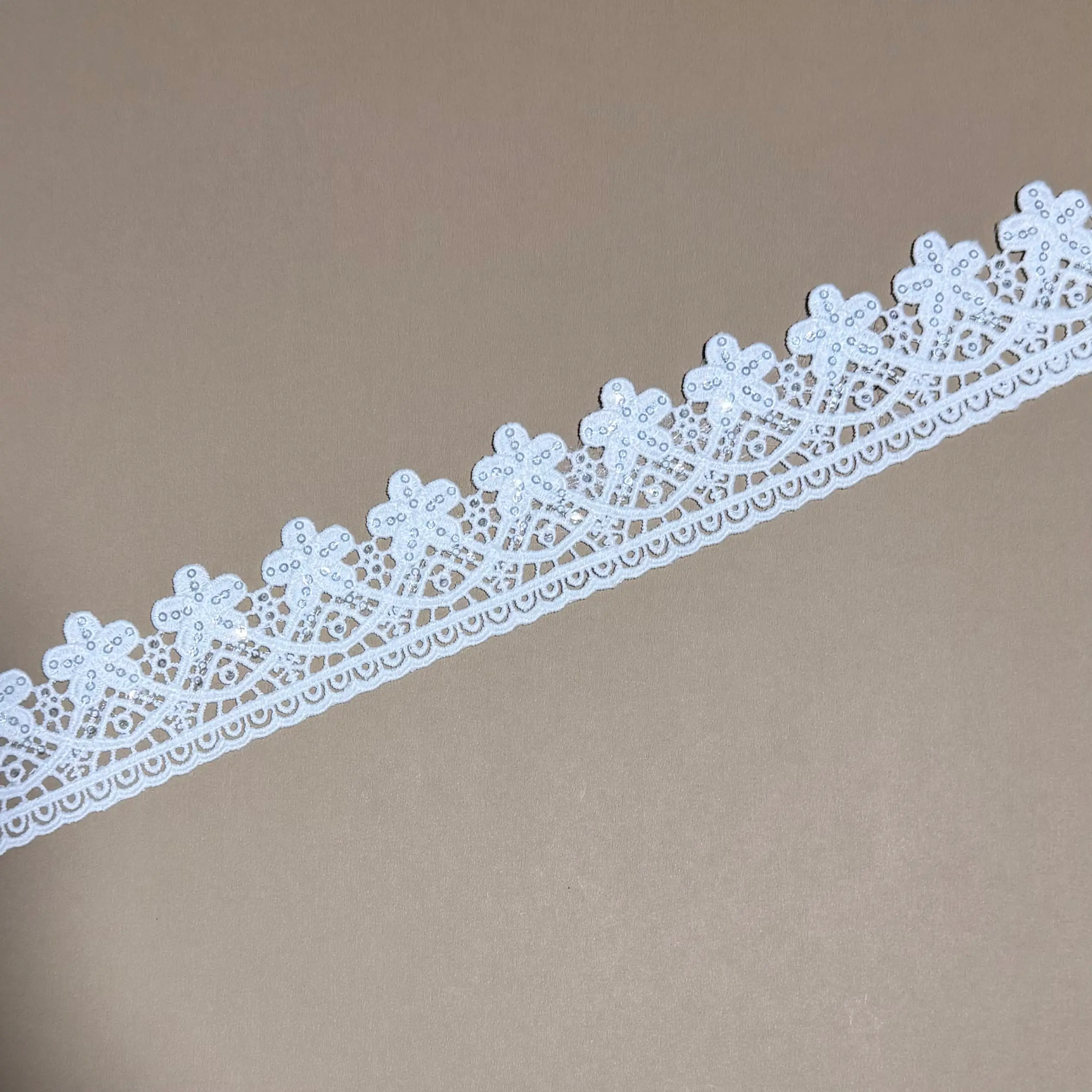Lattice Flower Wavy Scallop Single Border