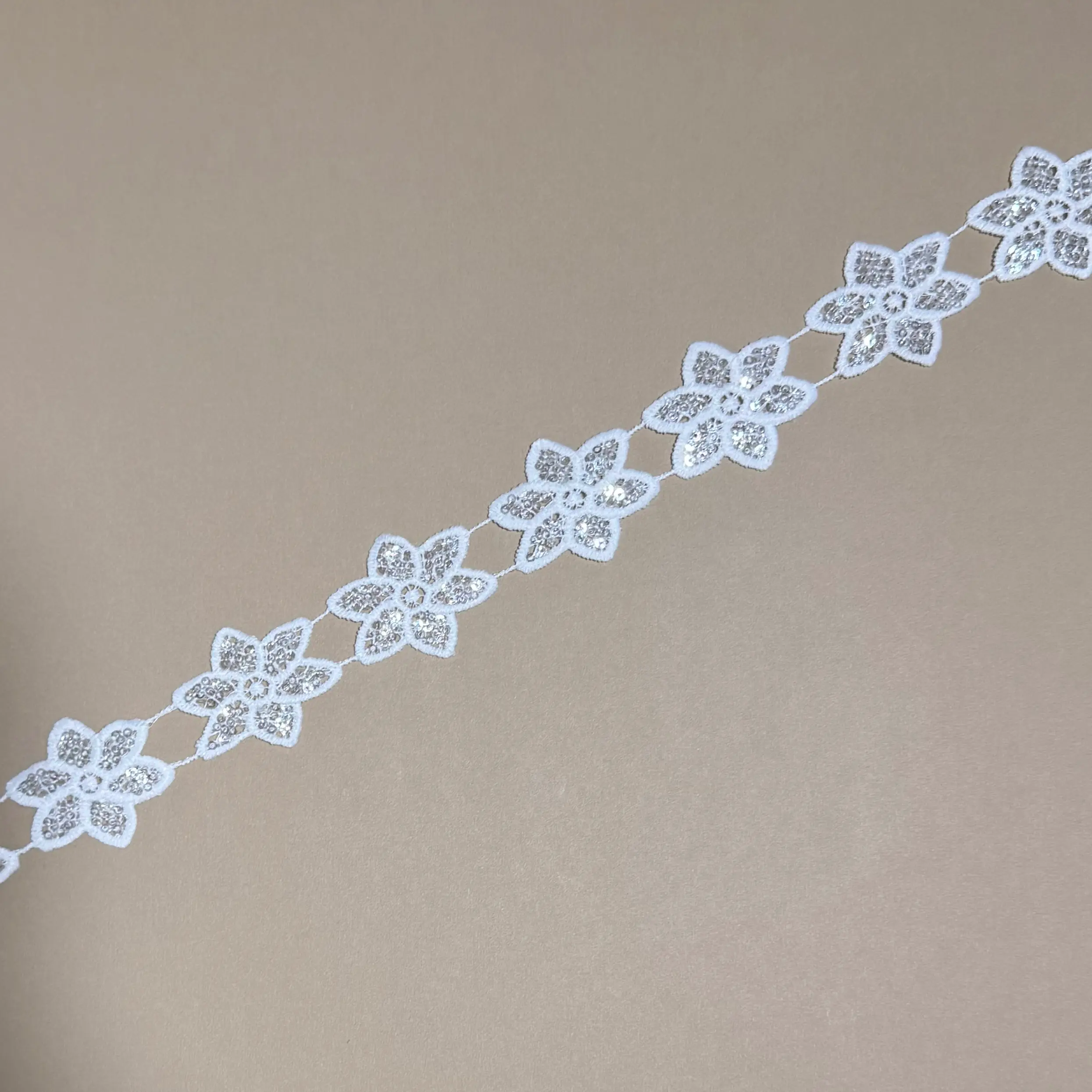 6 Peta Floral Sequin Lace Trim