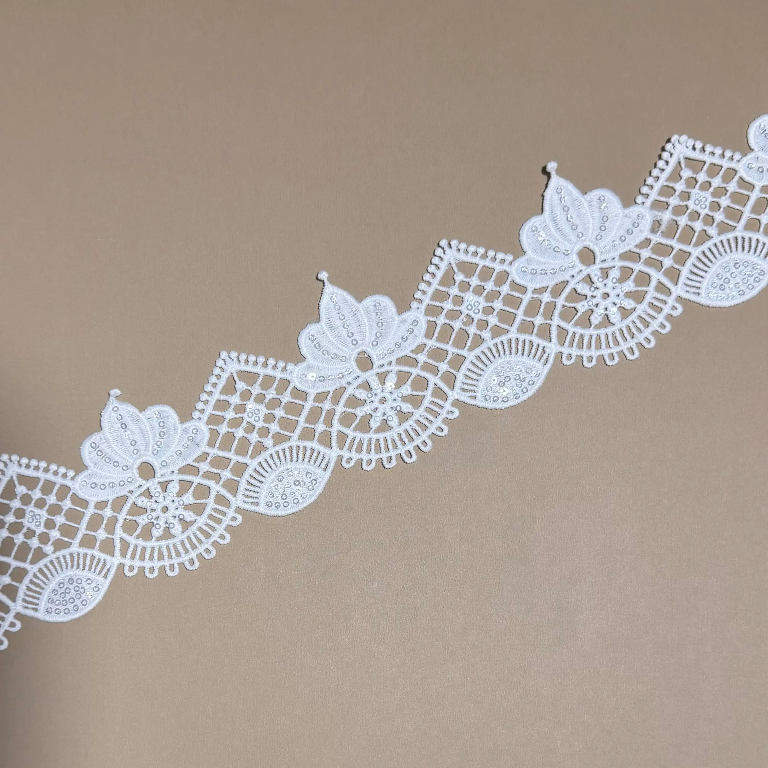 MultiShape Scallop Sequin lace edging