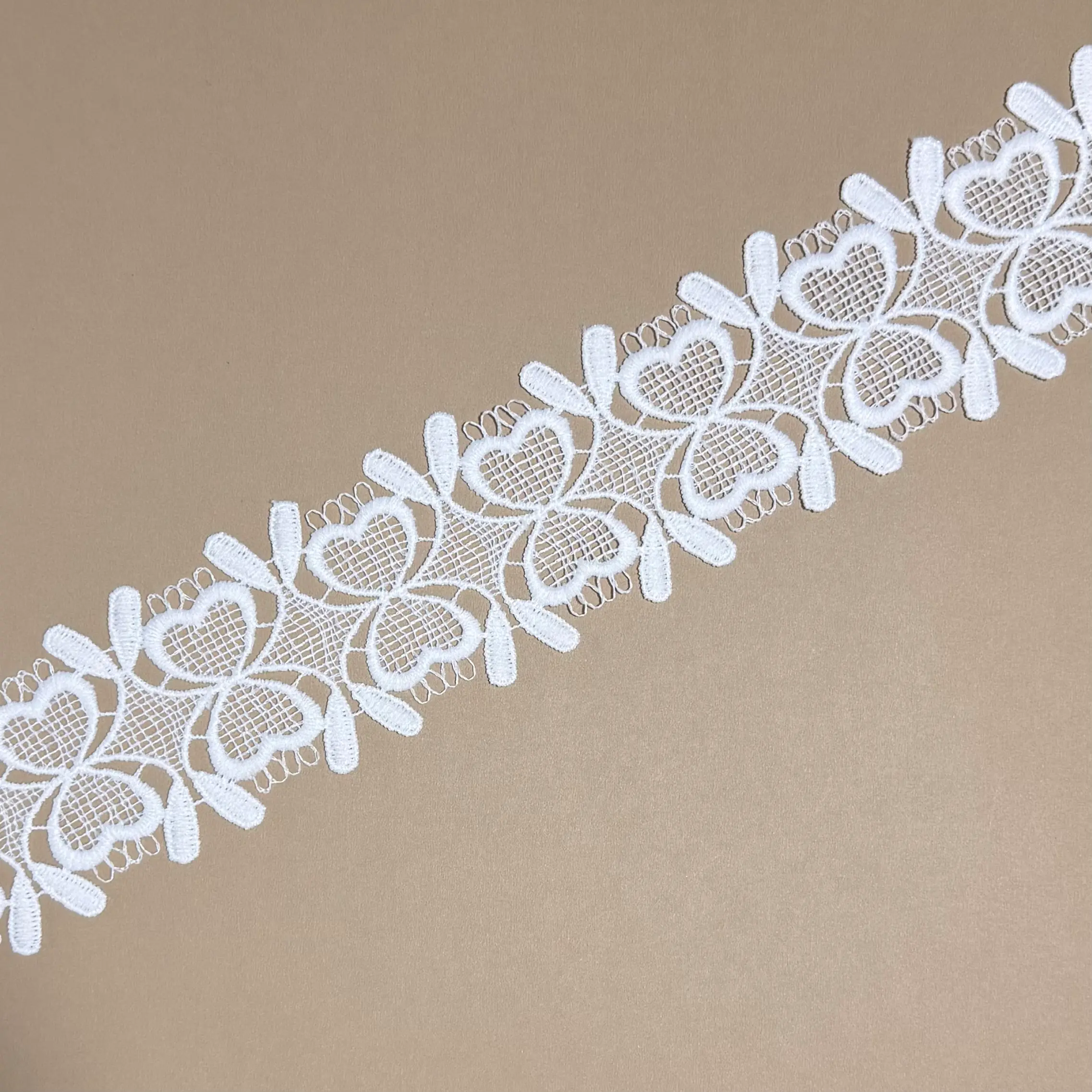 White Single Border Twin Heart Clover Lace Trim