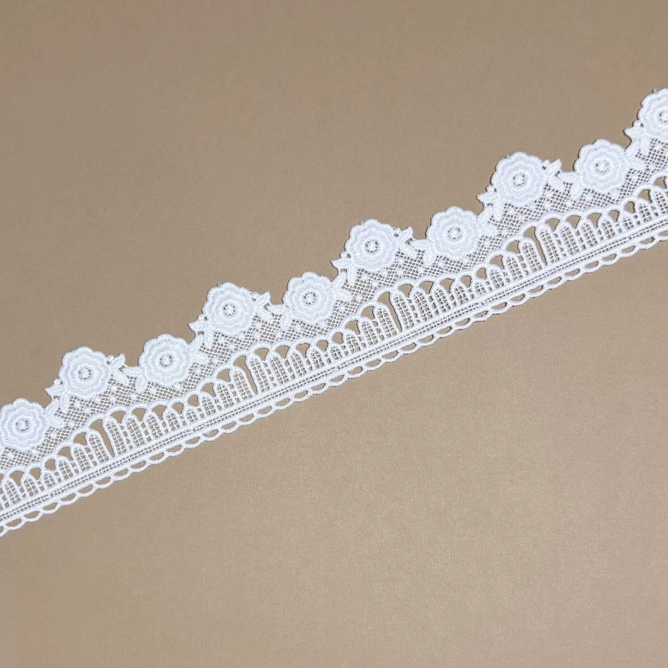 Rose Mesh Vertical Column Scallop Border Lace