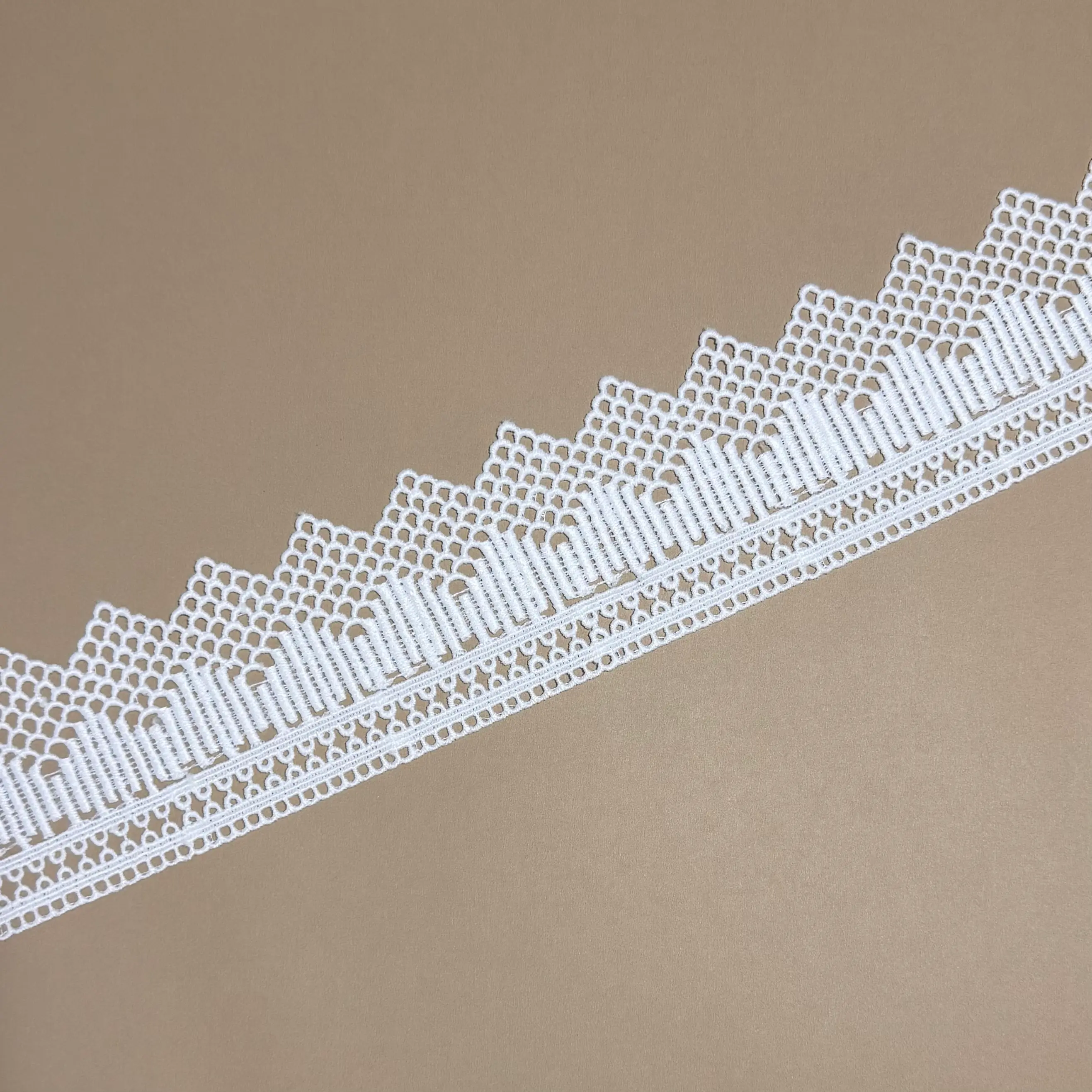 HoneyComb Vertical Bar Double Ring Scallop Border