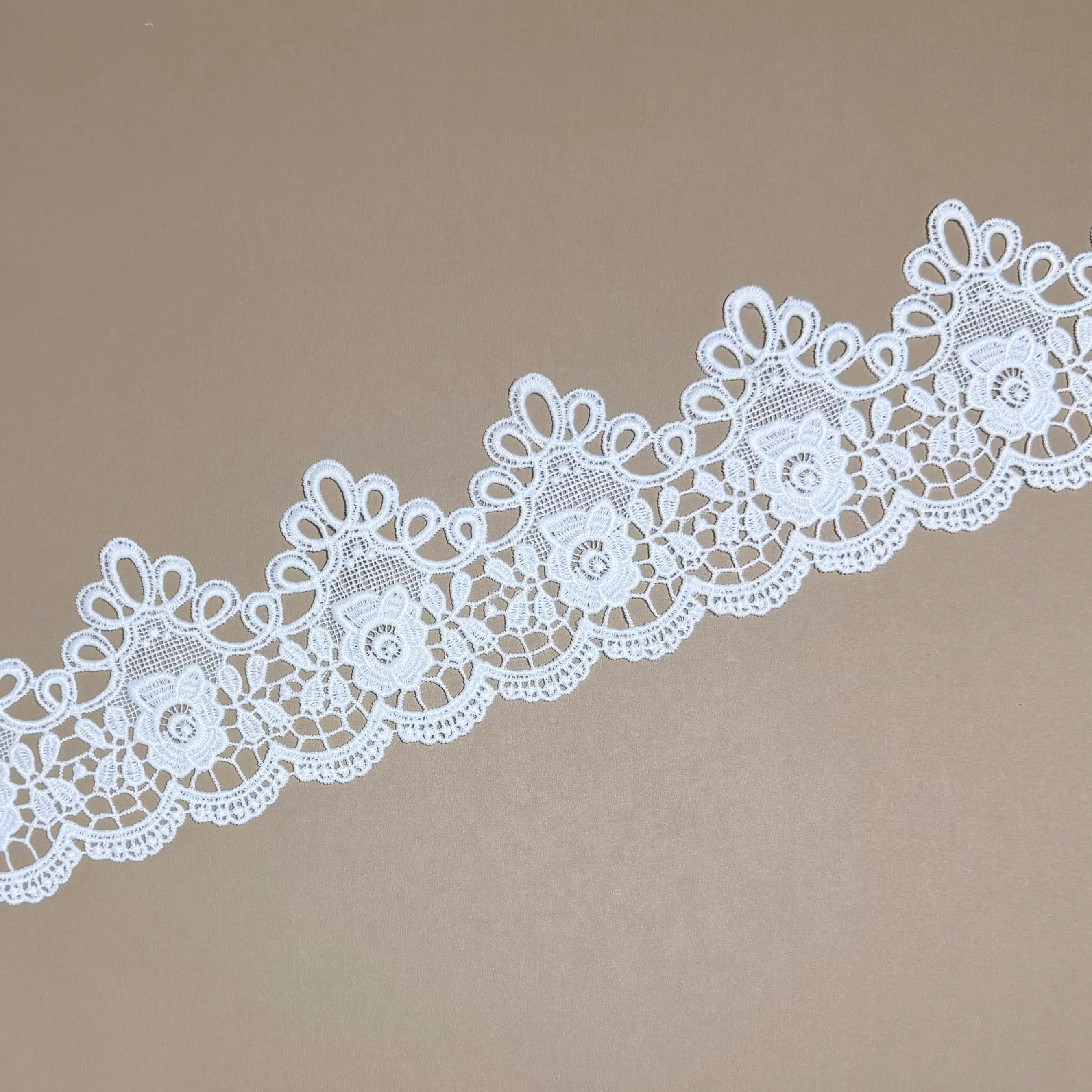 Spirla loop Rose Dotted Scallop Lace