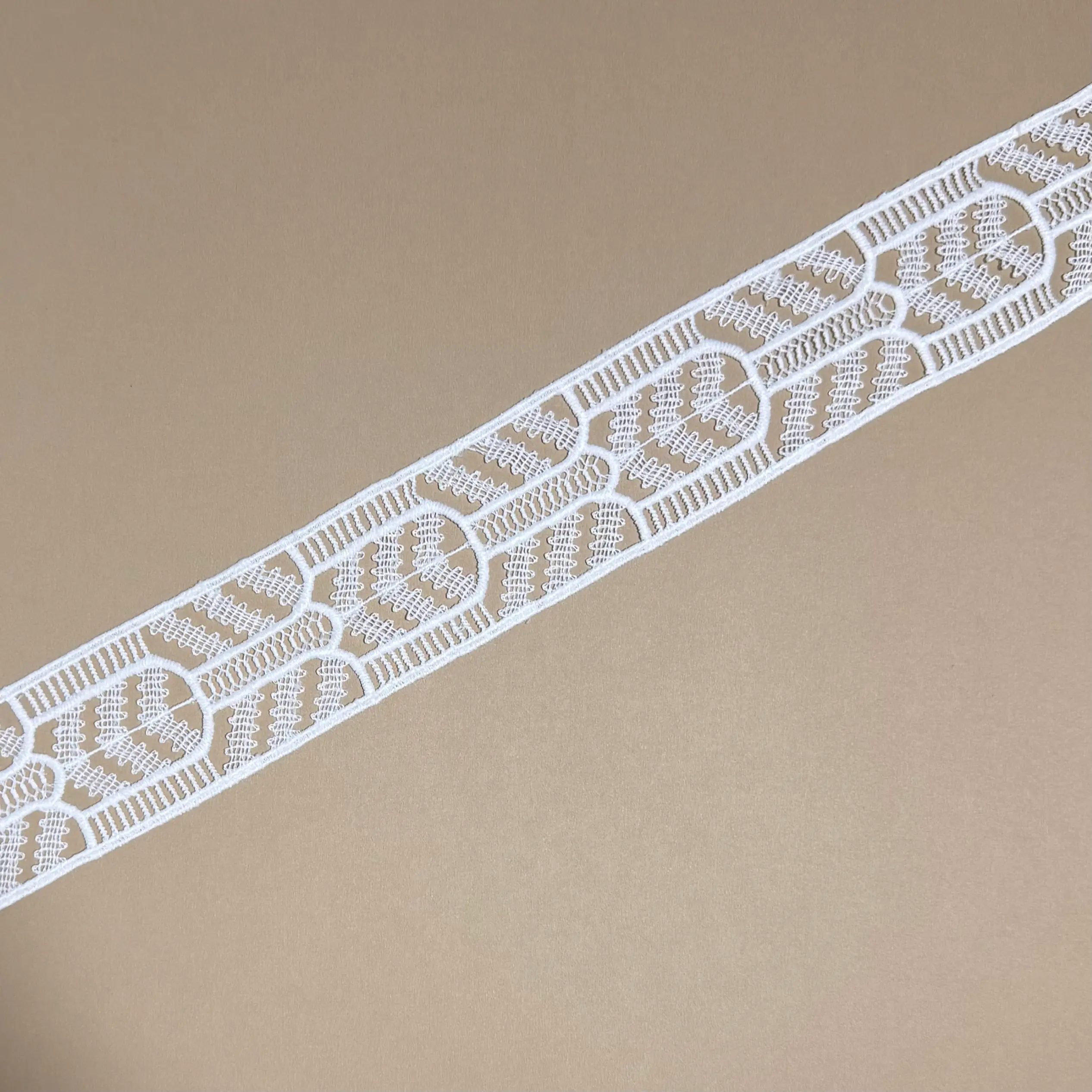 Oval Waffle Mesh Border Lock lace