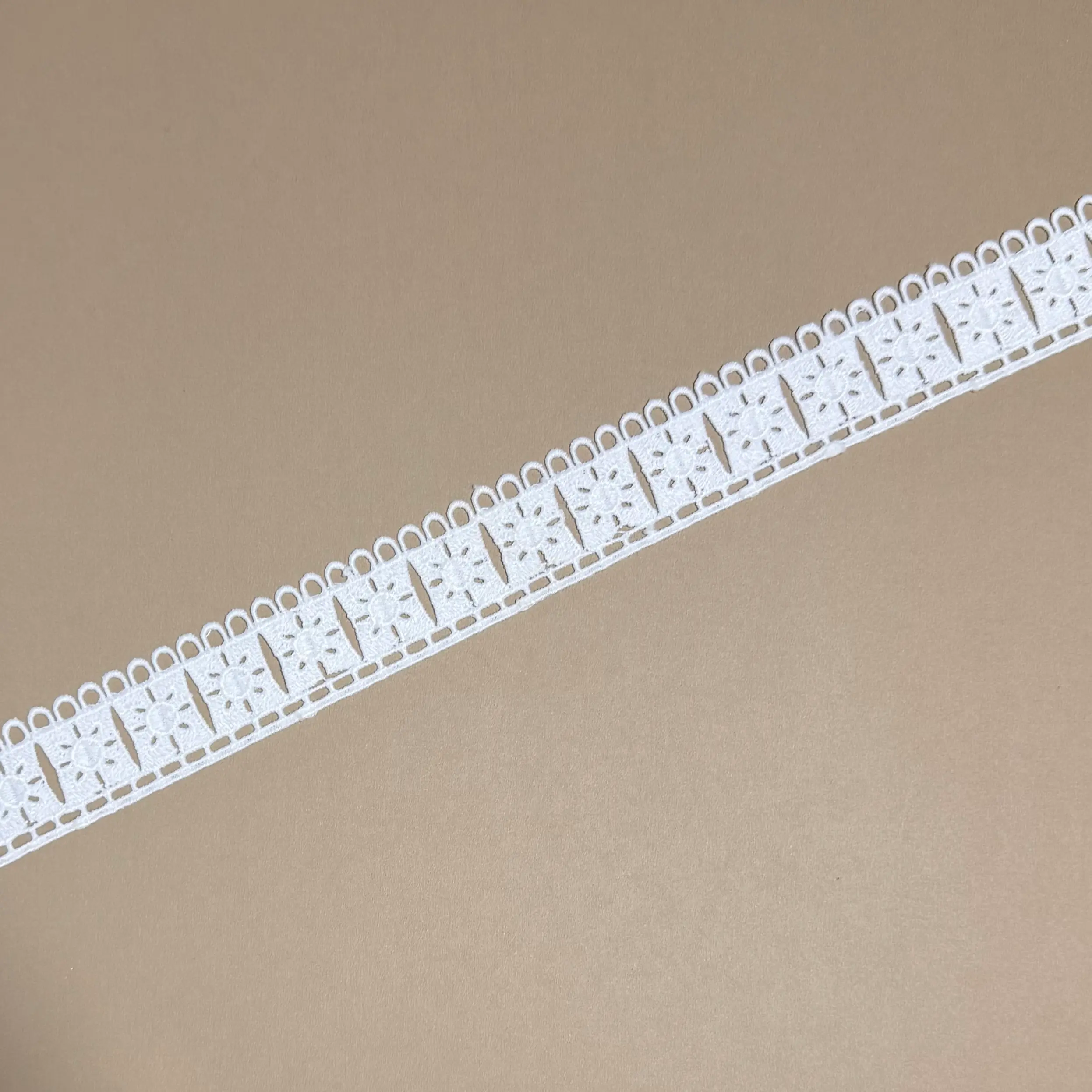 Square Stary Scalloped Line Border Lace