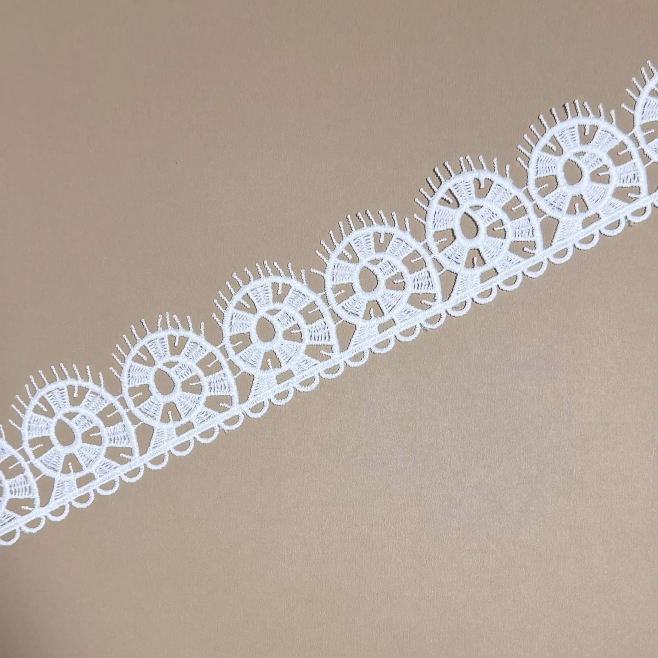 Lash Spiral Shape U Border