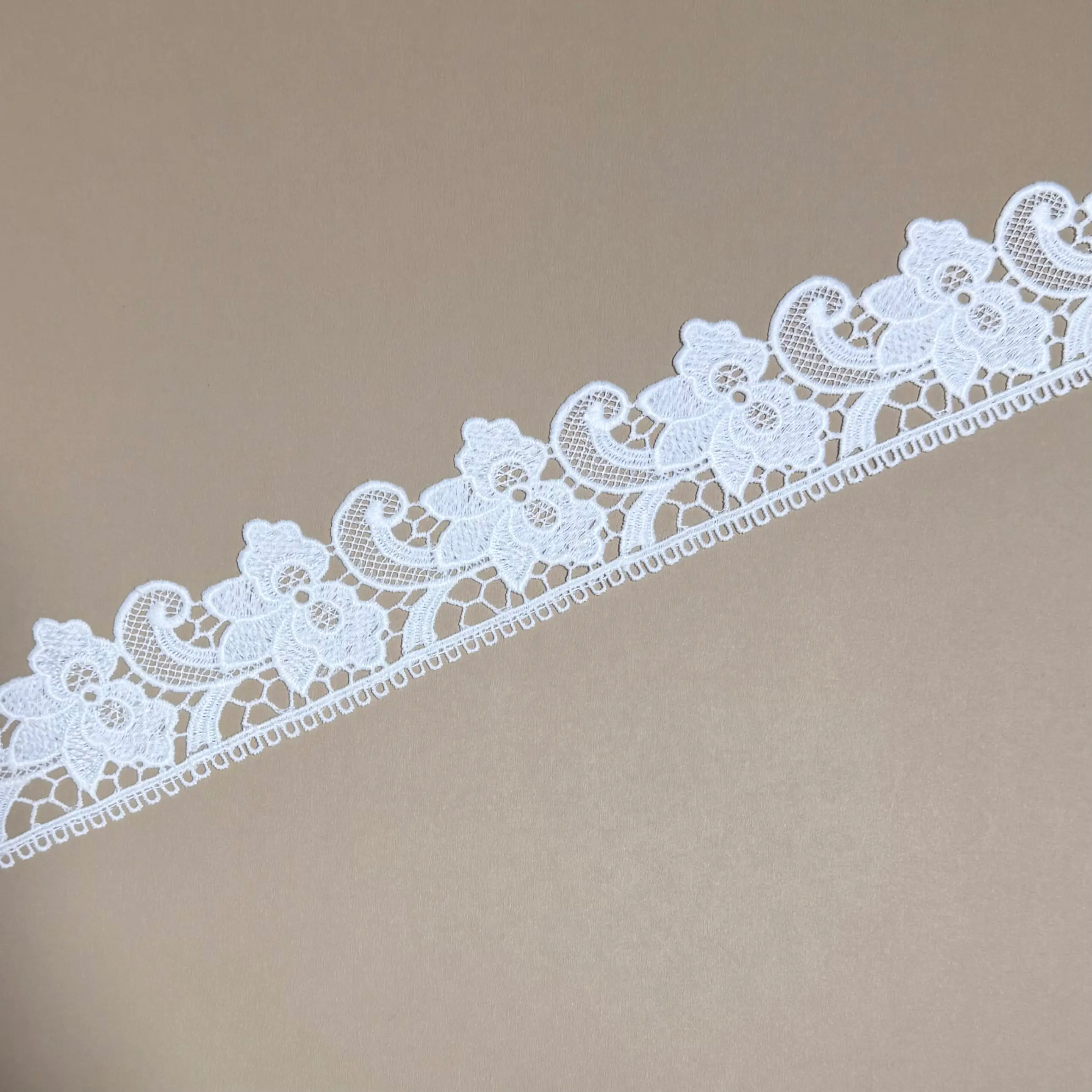 Floral Mesh Spiral Shape U Border